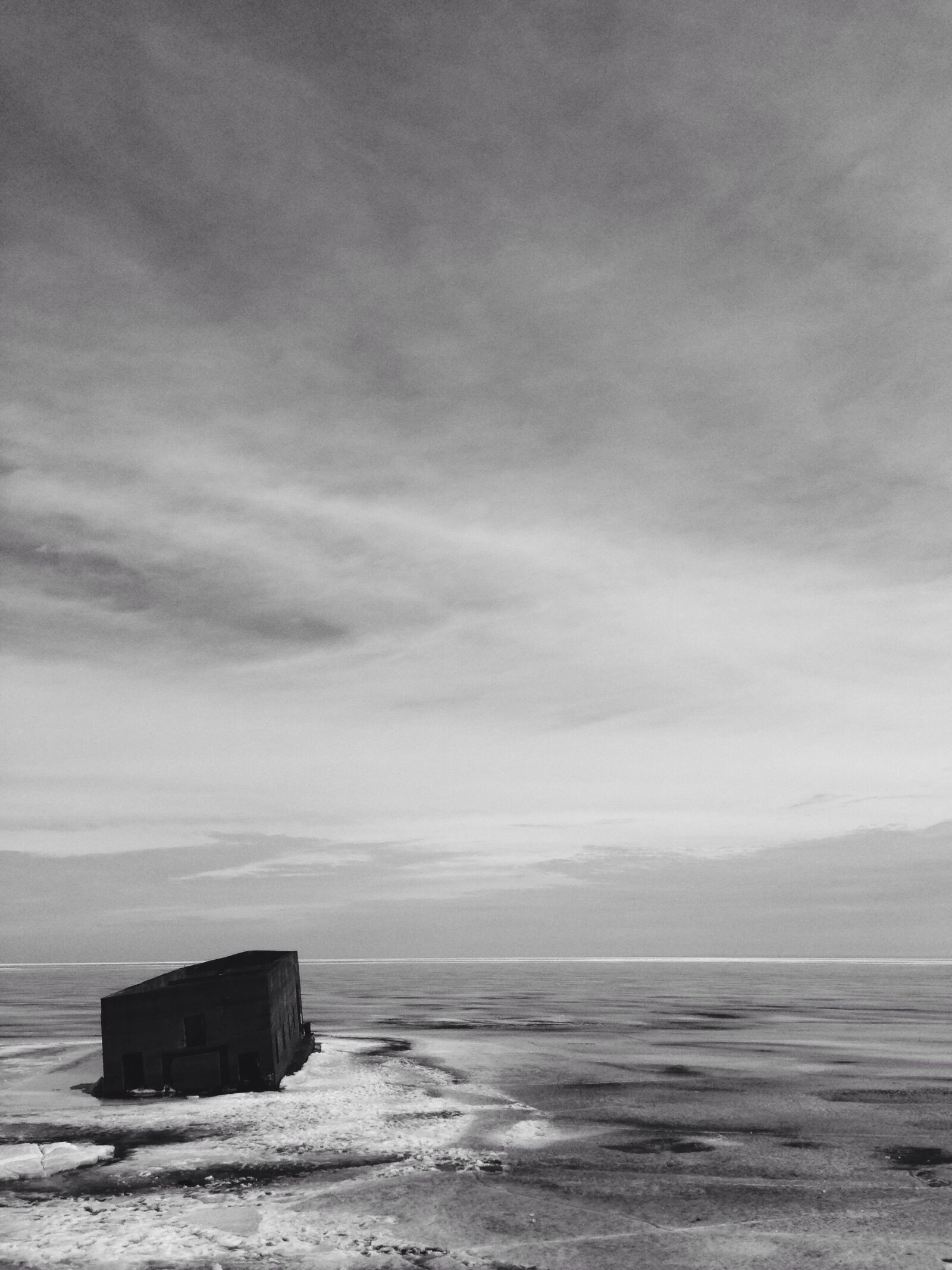 iPhone 5 back camera 4.12mm f/2.4 sample photo. Winter, ice, lake photography