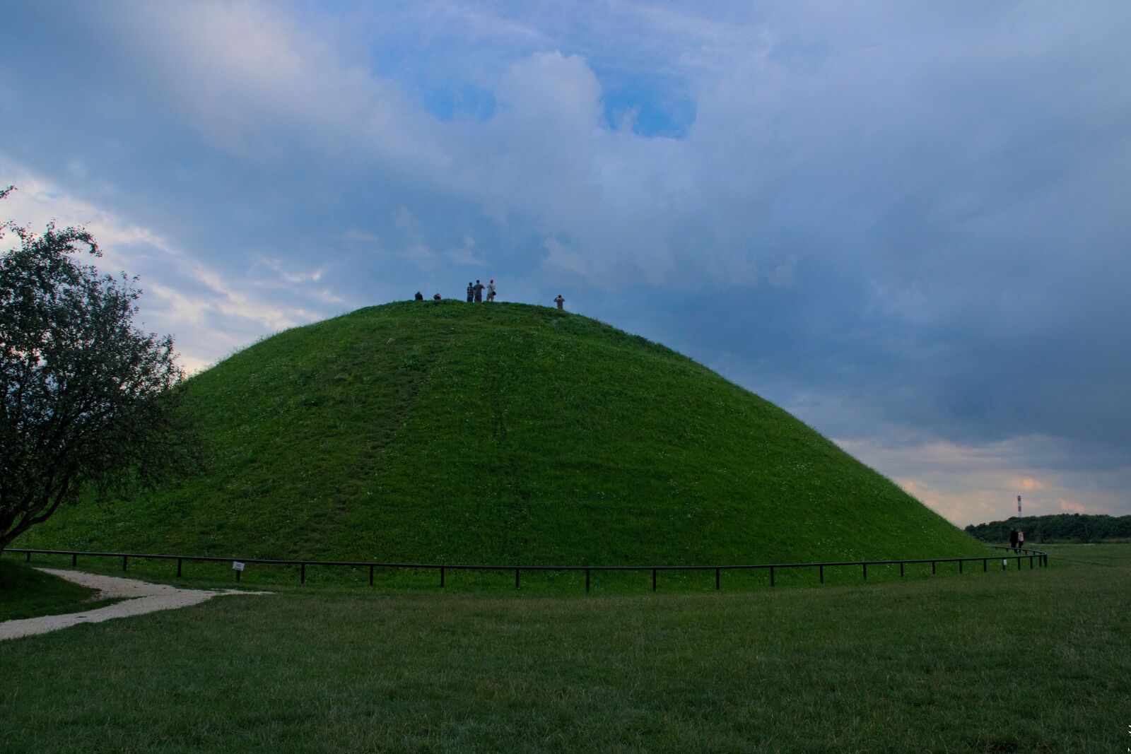 Nikon D3300 sample photo. The mound, krak w photography