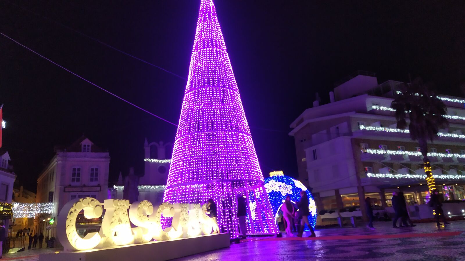 Xiaomi Redmi Note 7 sample photo. Natal, luzes, cascais noite photography
