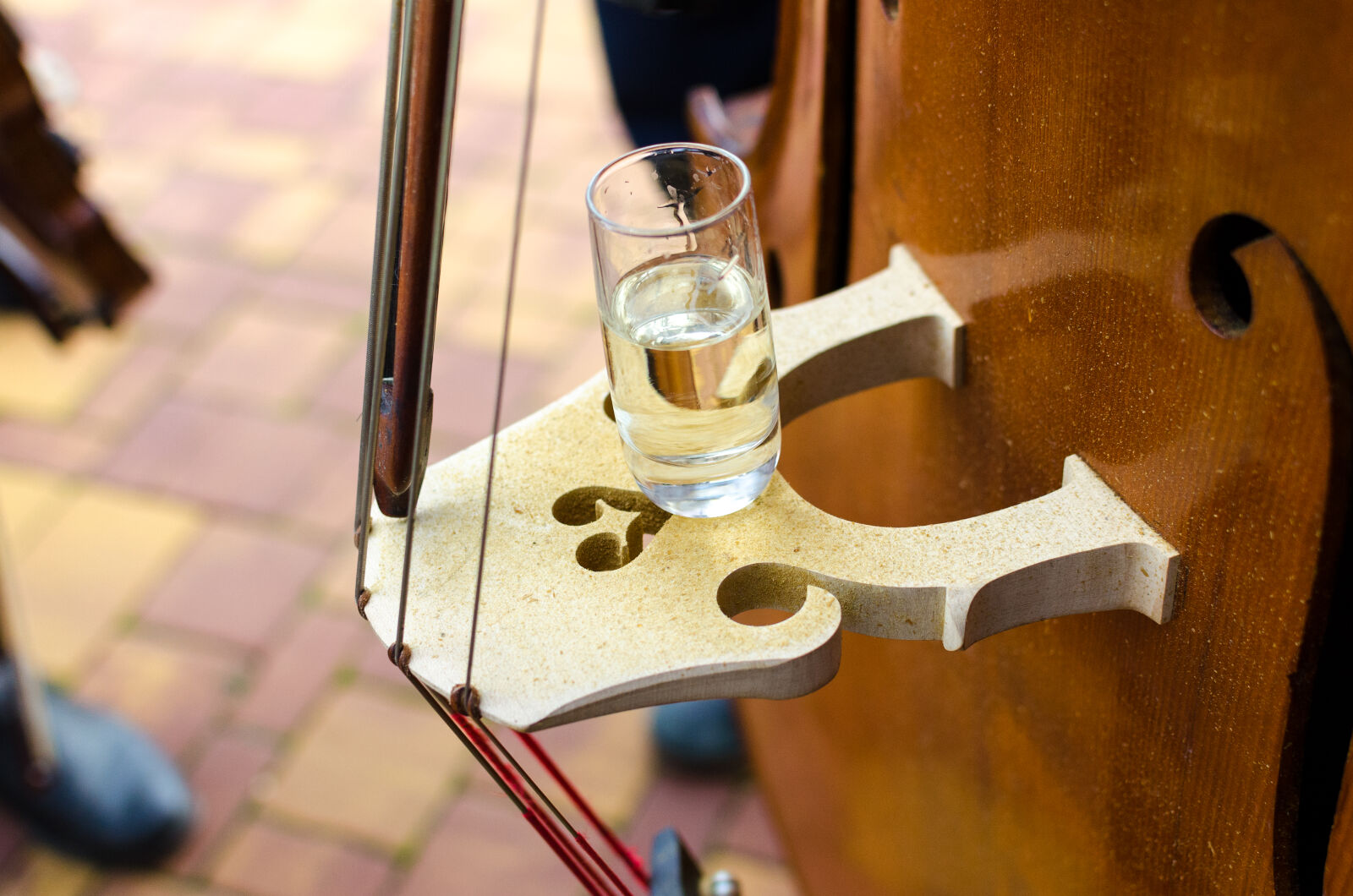 Nikon D5100 + Nikon AF-S DX Nikkor 35mm F1.8G sample photo. Acoustic, alcohol, anniversary, appetizer photography