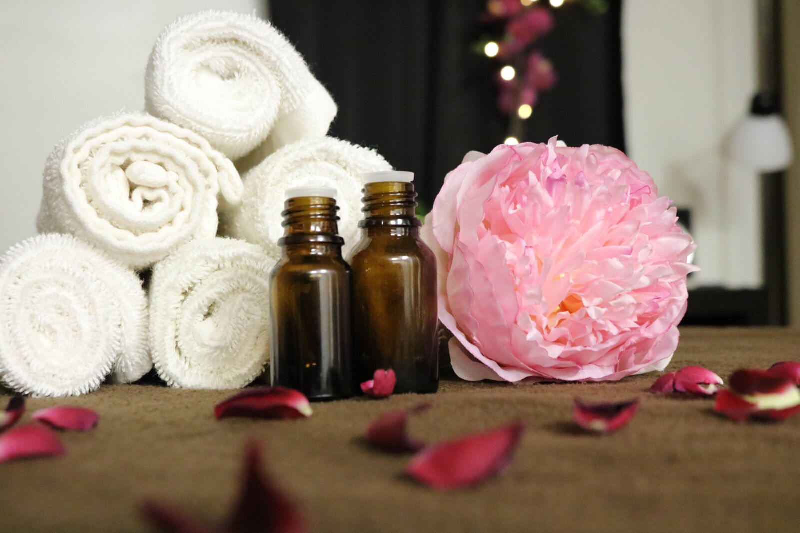 Canon EOS 750D (EOS Rebel T6i / EOS Kiss X8i) sample photo. Essential oils, spa, aromatherapy photography