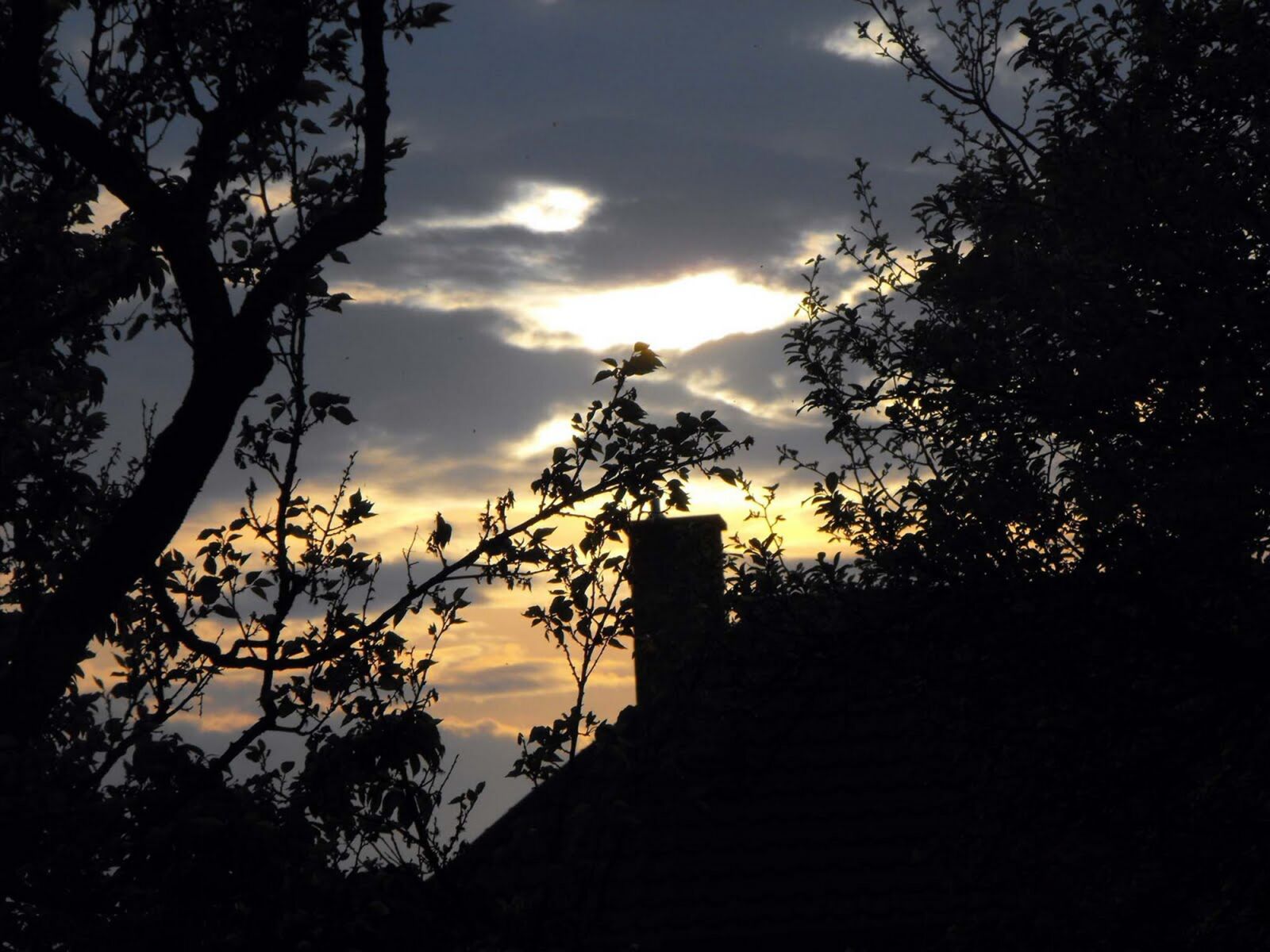 Fujifilm FinePix S1000fd sample photo. Sunset, sunrise, brieždenie photography