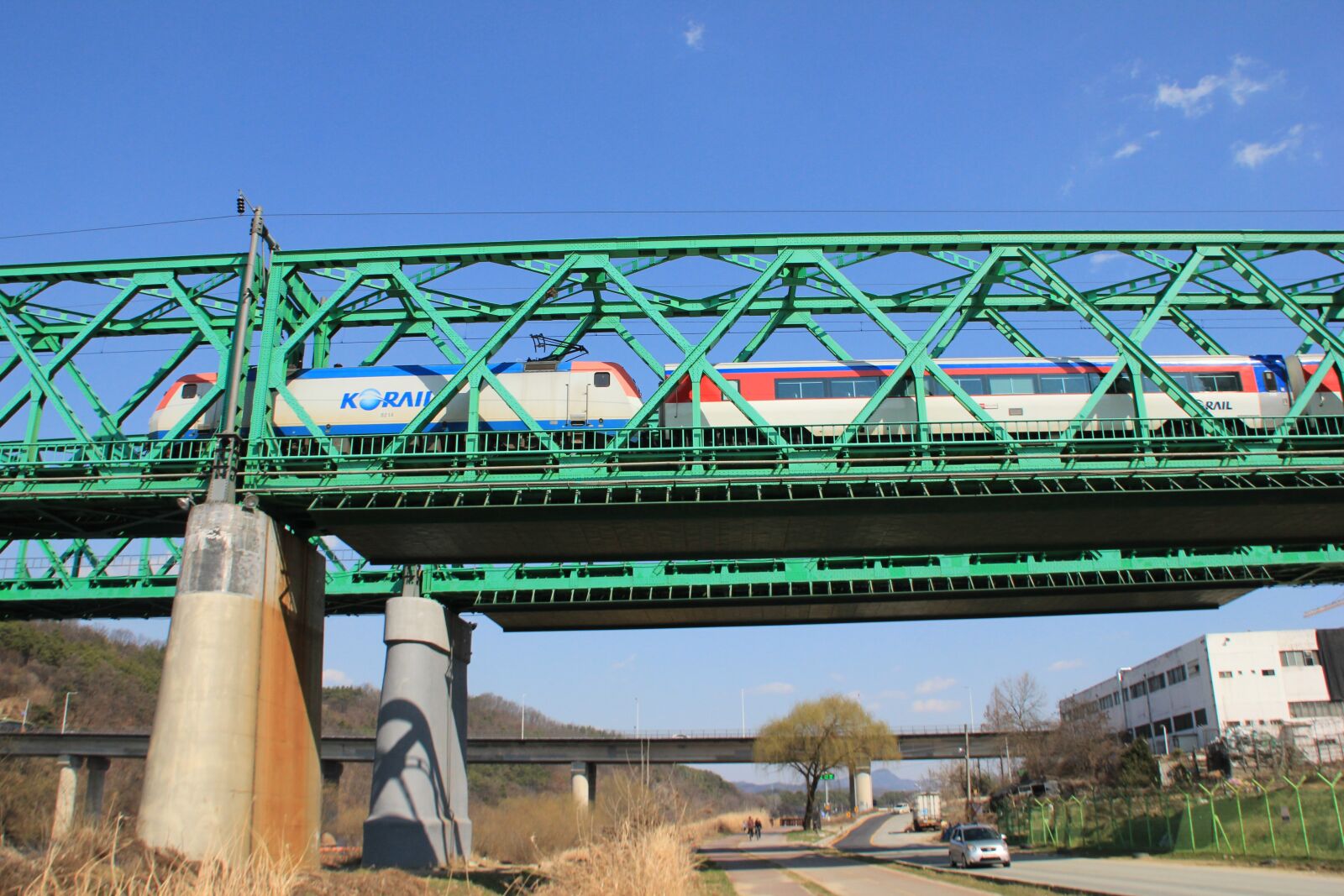 Canon EOS 600D (Rebel EOS T3i / EOS Kiss X5) sample photo. Korea, railway, transportation photography