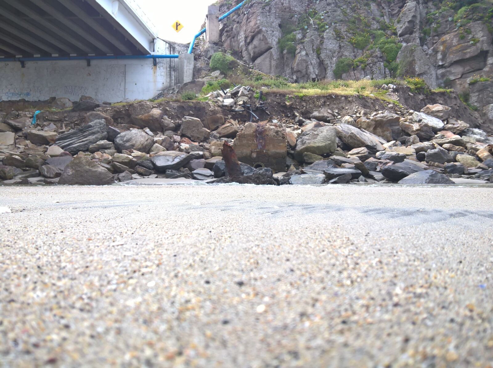 Microsoft Lumia 640 XL sample photo. Bridge, rock, sand photography