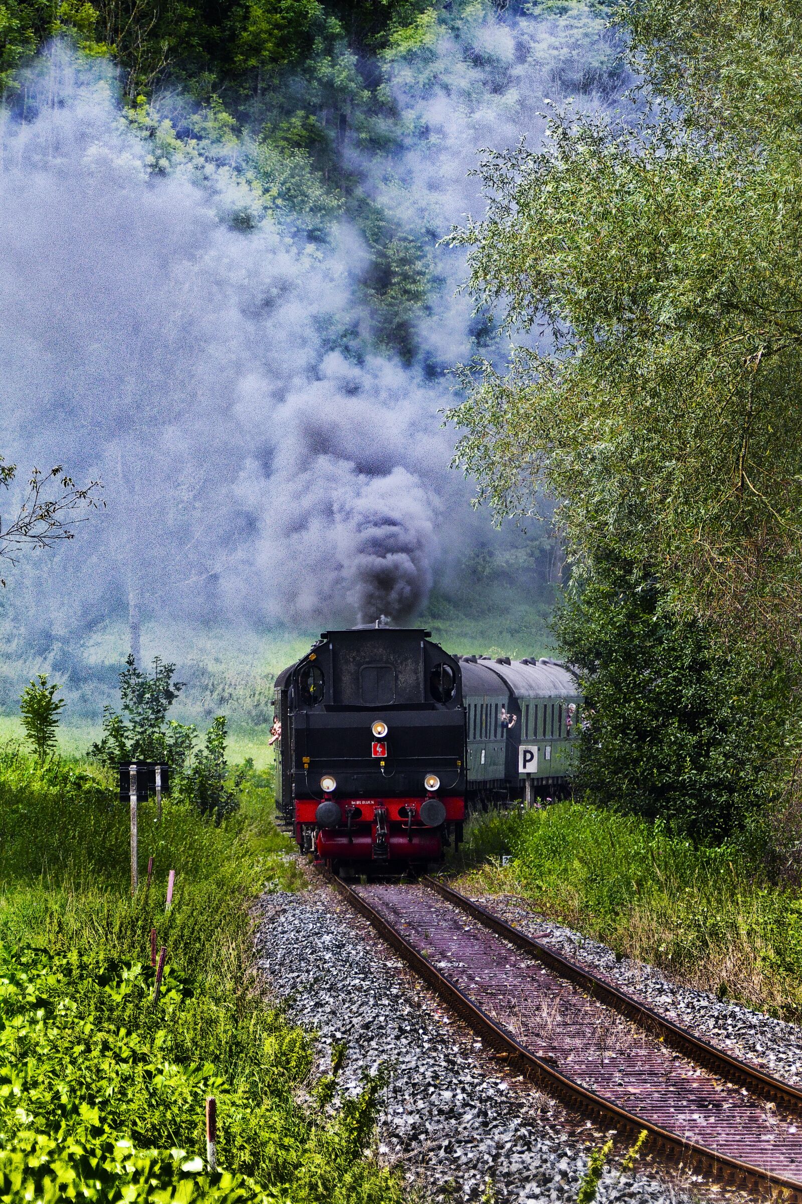 Panasonic Lumix DMC-FZ1000 sample photo. Steam locomotive, tank locomotive photography