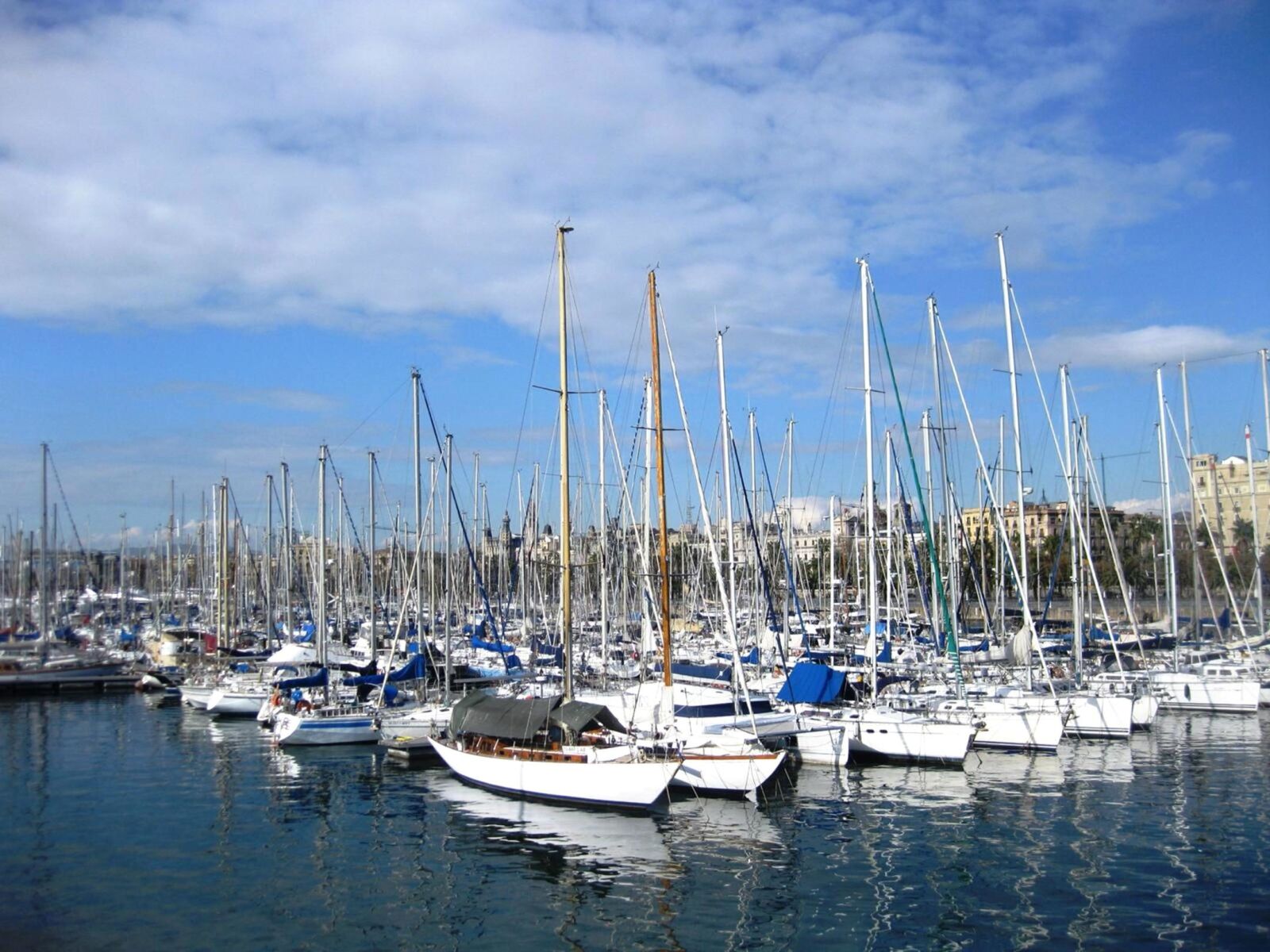 Canon PowerShot SD790 IS (Digital IXUS 90 IS / IXY Digital 95 IS) sample photo. Marina, harbor, yacht, pier photography