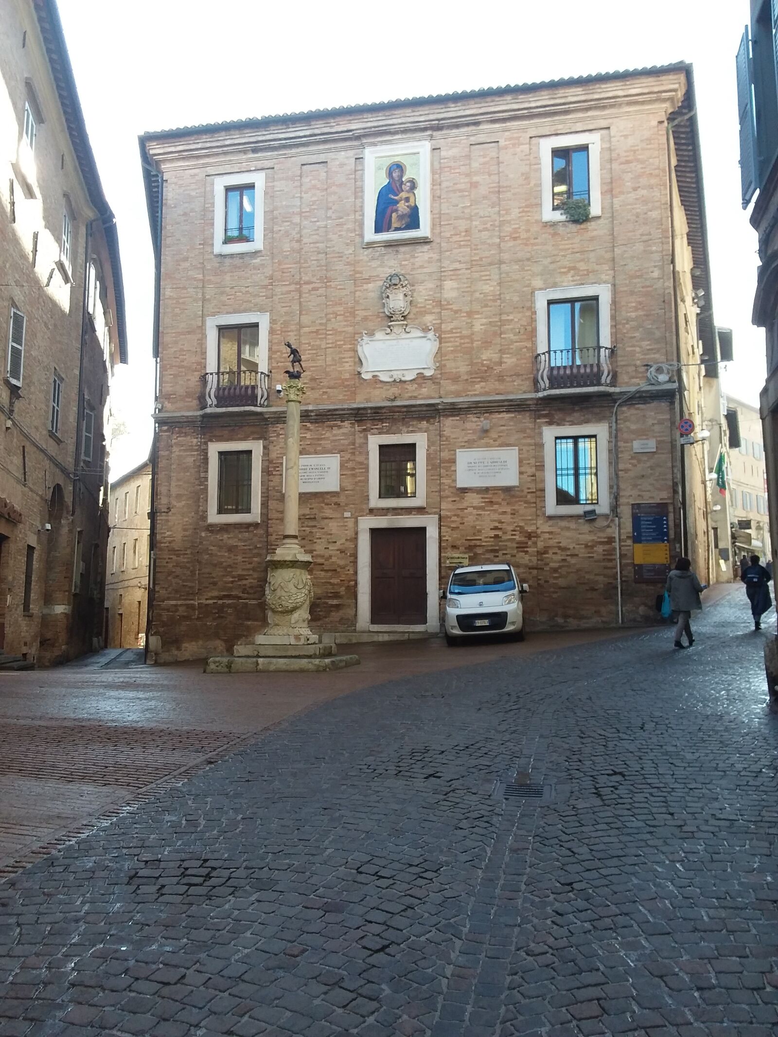 Samsung Galaxy Tab S2 sample photo. Urbino, city, stra photography