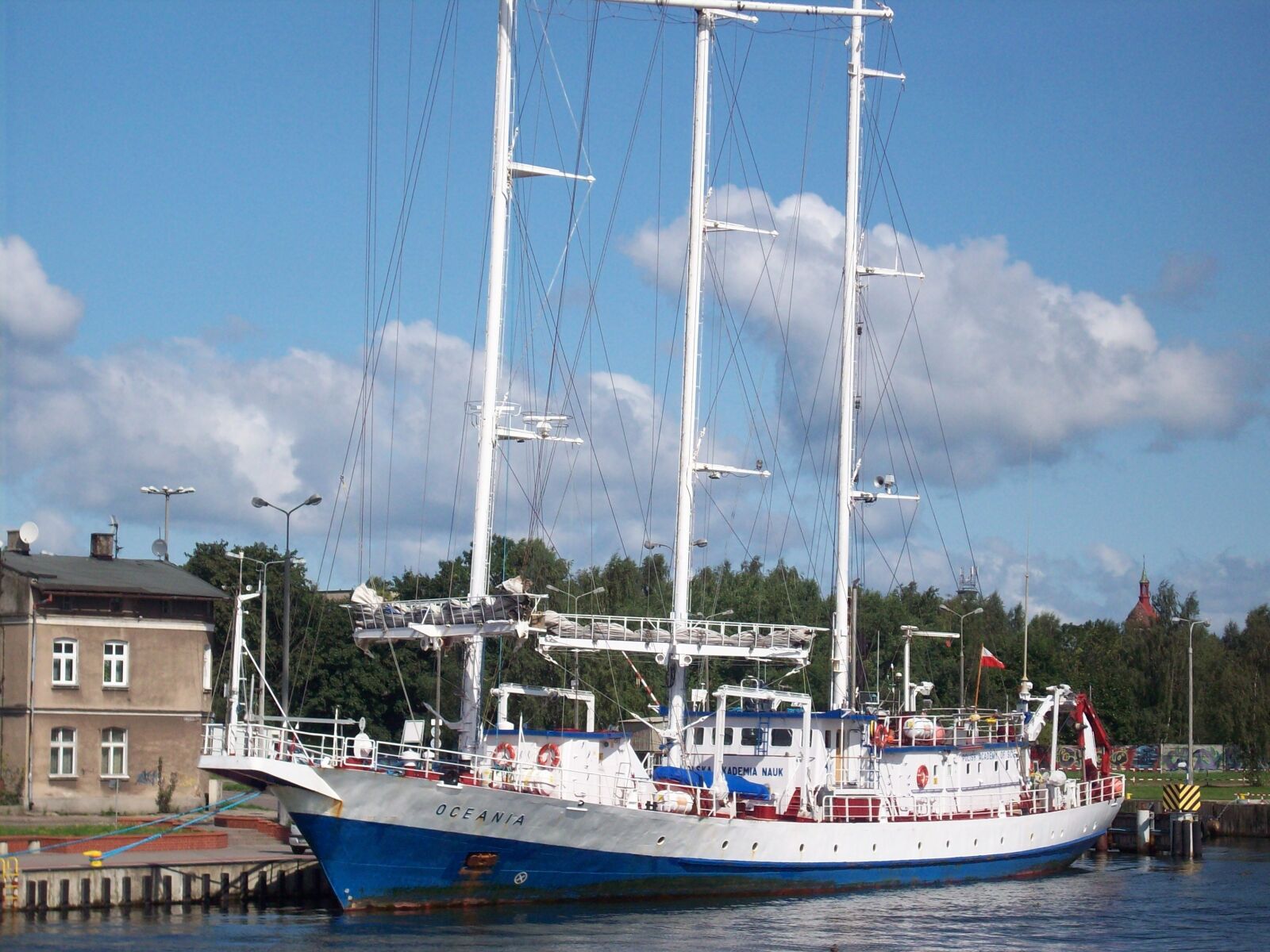 Kodak EASYSHARE M753 ZOOM DIGITAL CAMERA sample photo. Ship, sea, port photography