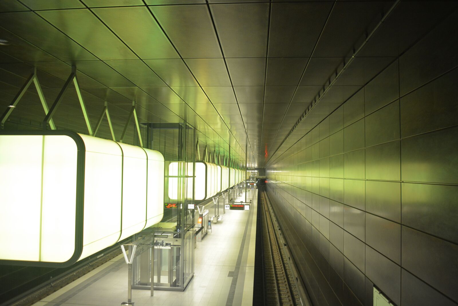 Nikon D7100 sample photo. Architecture, metro, hamburg photography