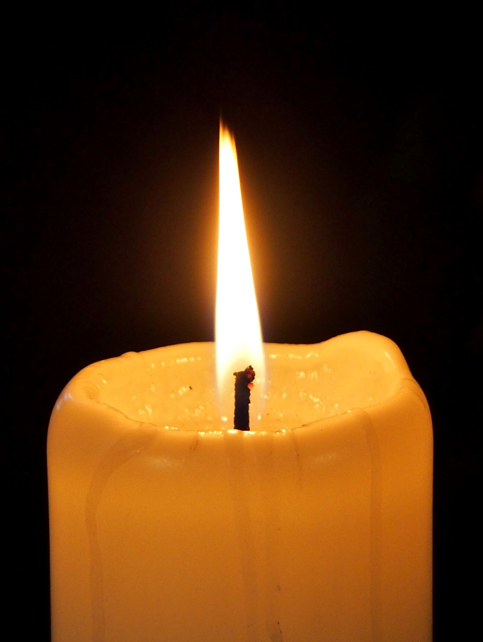 Olympus OM-D E-M5 sample photo. Candle, candlelight, wax photography