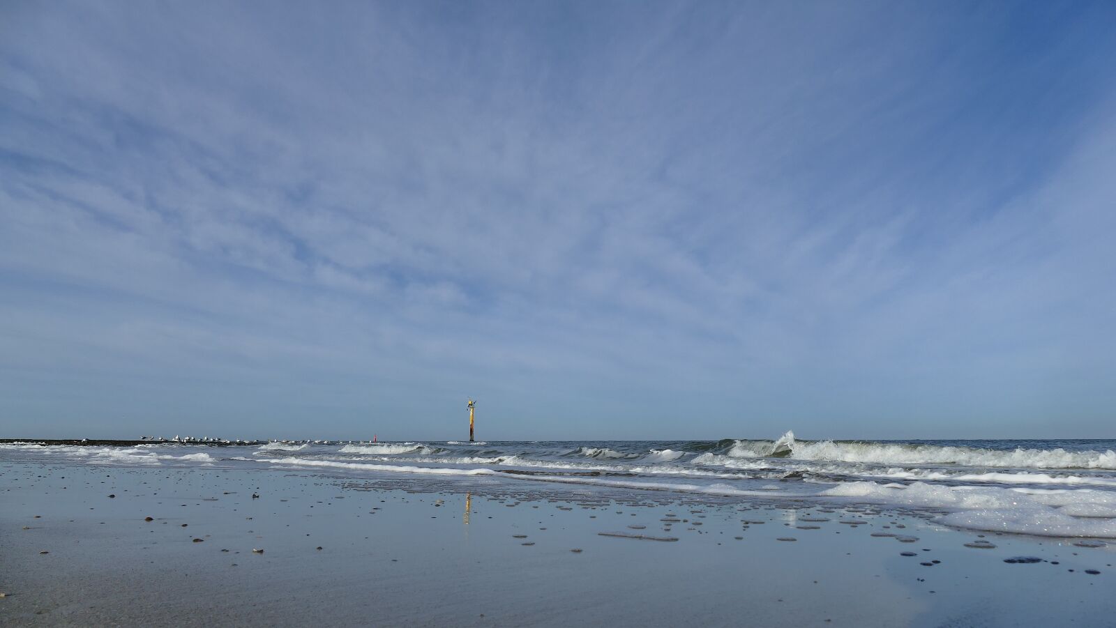 Panasonic Lumix DMC-FZ1000 sample photo. North sea, water, sky photography