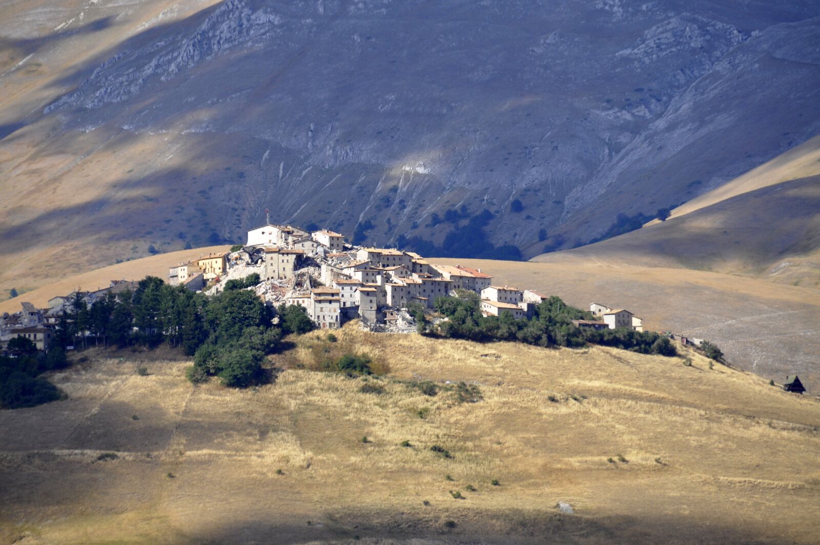 Nikon D90 sample photo. Castelluccio, umbria, italy photography