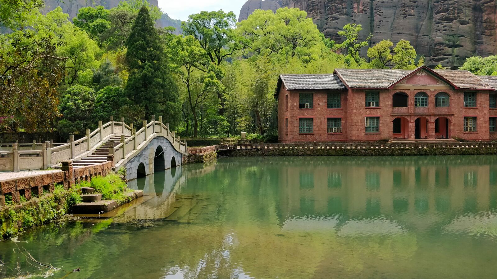 OnePlus 5 sample photo. Lake, bridge, old photography