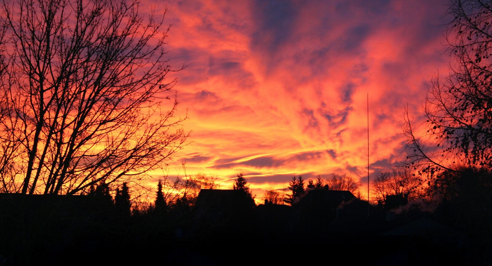 Canon EOS 350D (EOS Digital Rebel XT / EOS Kiss Digital N) sample photo. Sunset, afterglow, evening sky photography