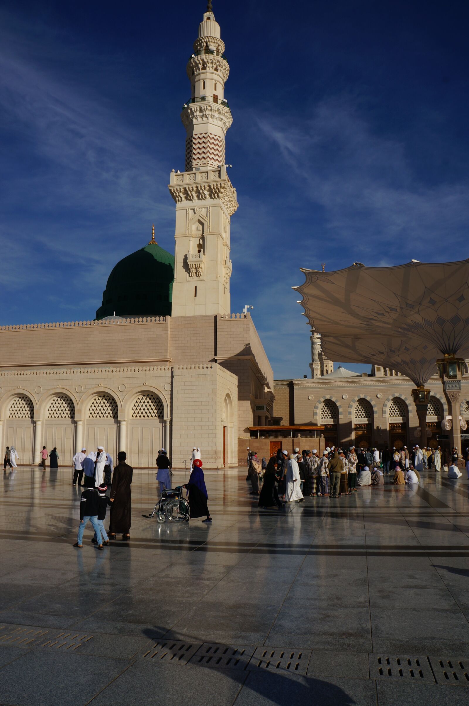 Sony Alpha NEX-5R sample photo. Madina, saudi arabia, masjid photography