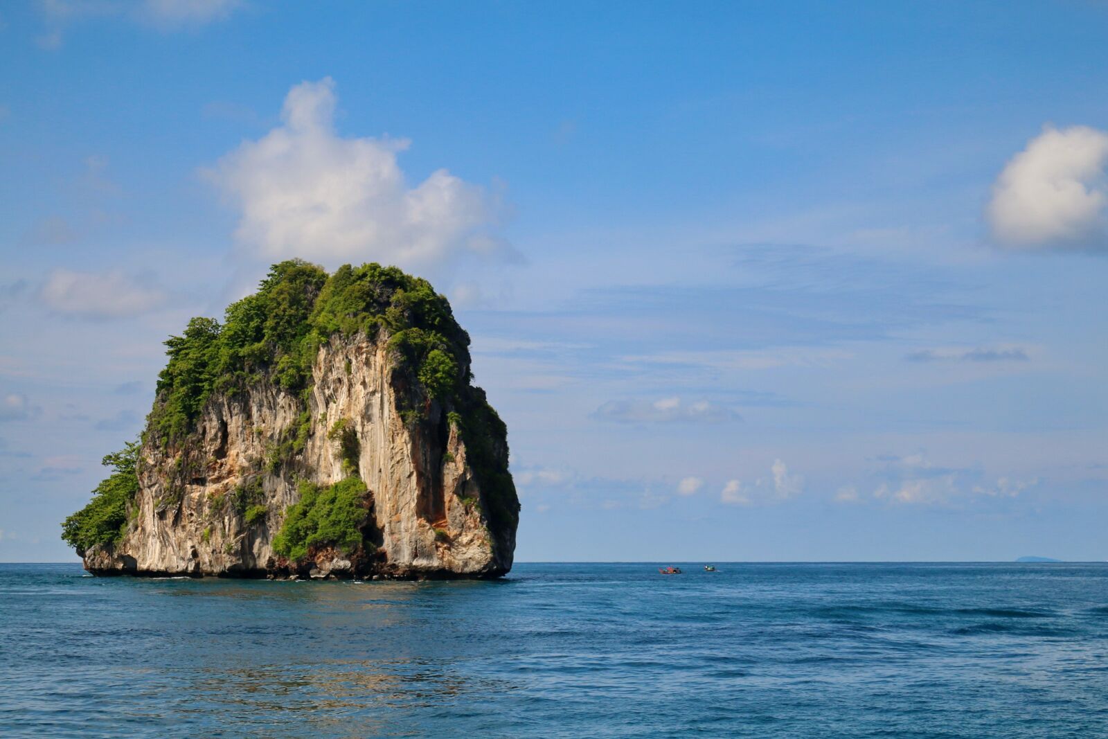 Canon EOS 70D sample photo. Phi phi islands, krabi photography