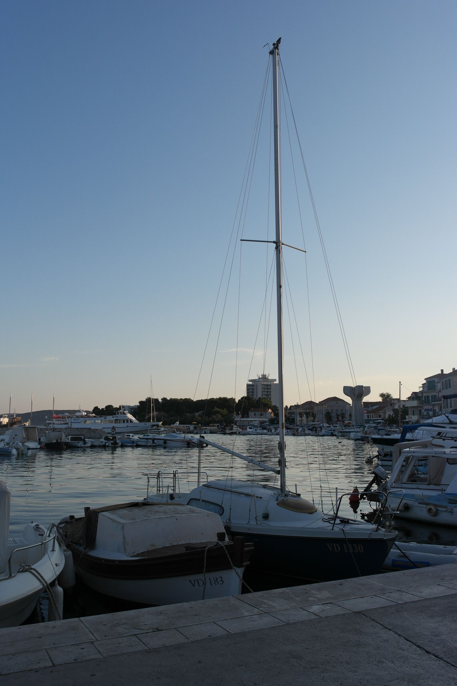 Samsung NX1000 sample photo. Ship, port, sea photography