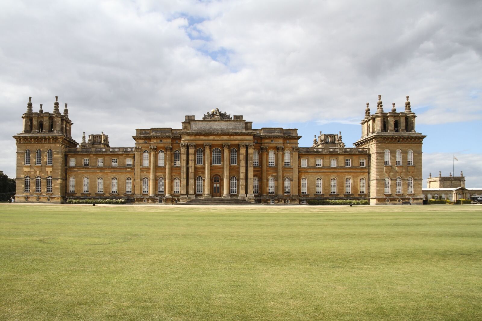 Canon EF-S 17-85mm F4-5.6 IS USM sample photo. Blenheim palace, castle, world photography