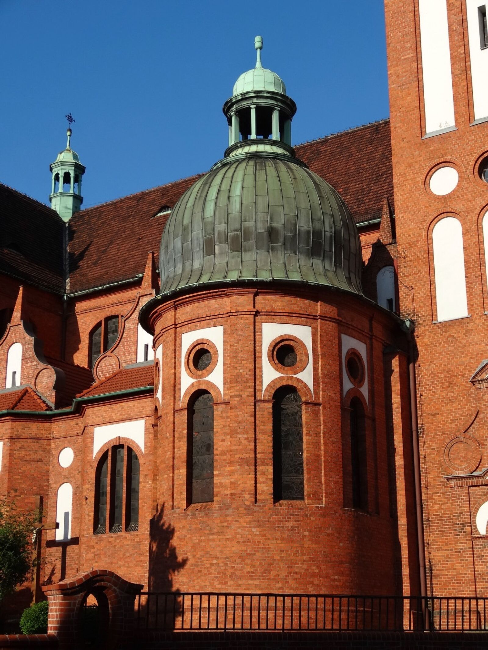 Sony Cyber-shot DSC-HX20V sample photo. Holy trinity church, bydgoszcz photography