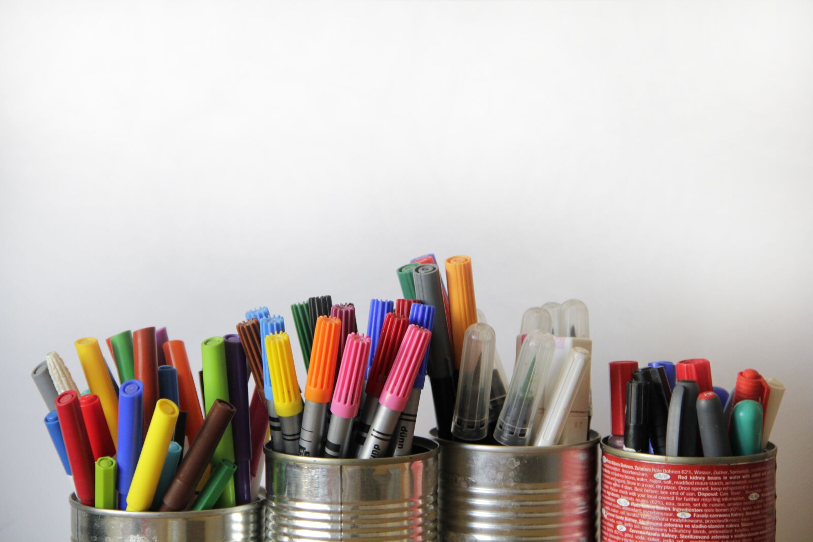 Canon EOS 550D (EOS Rebel T2i / EOS Kiss X4) sample photo. Color, pencils, drawing photography