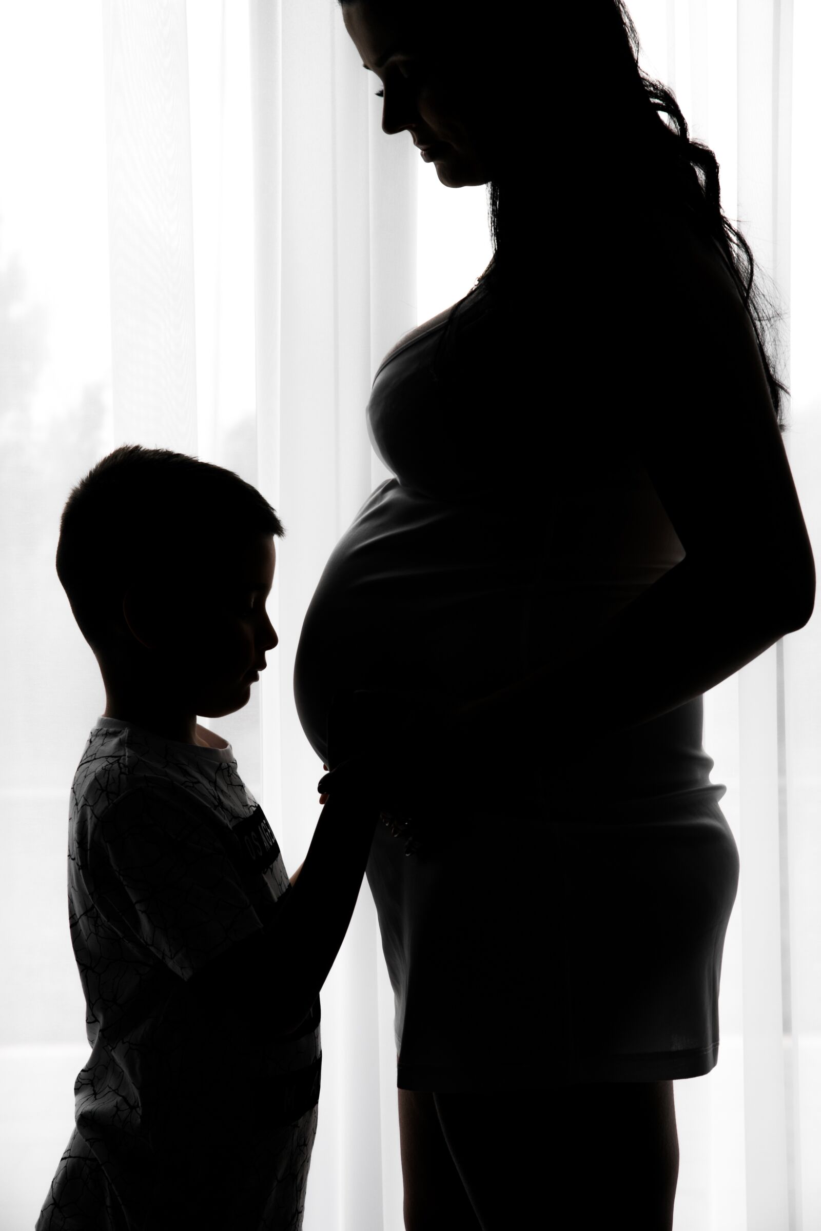 Canon EOS 5D Mark IV sample photo. Woman, mother, pregnancy photography