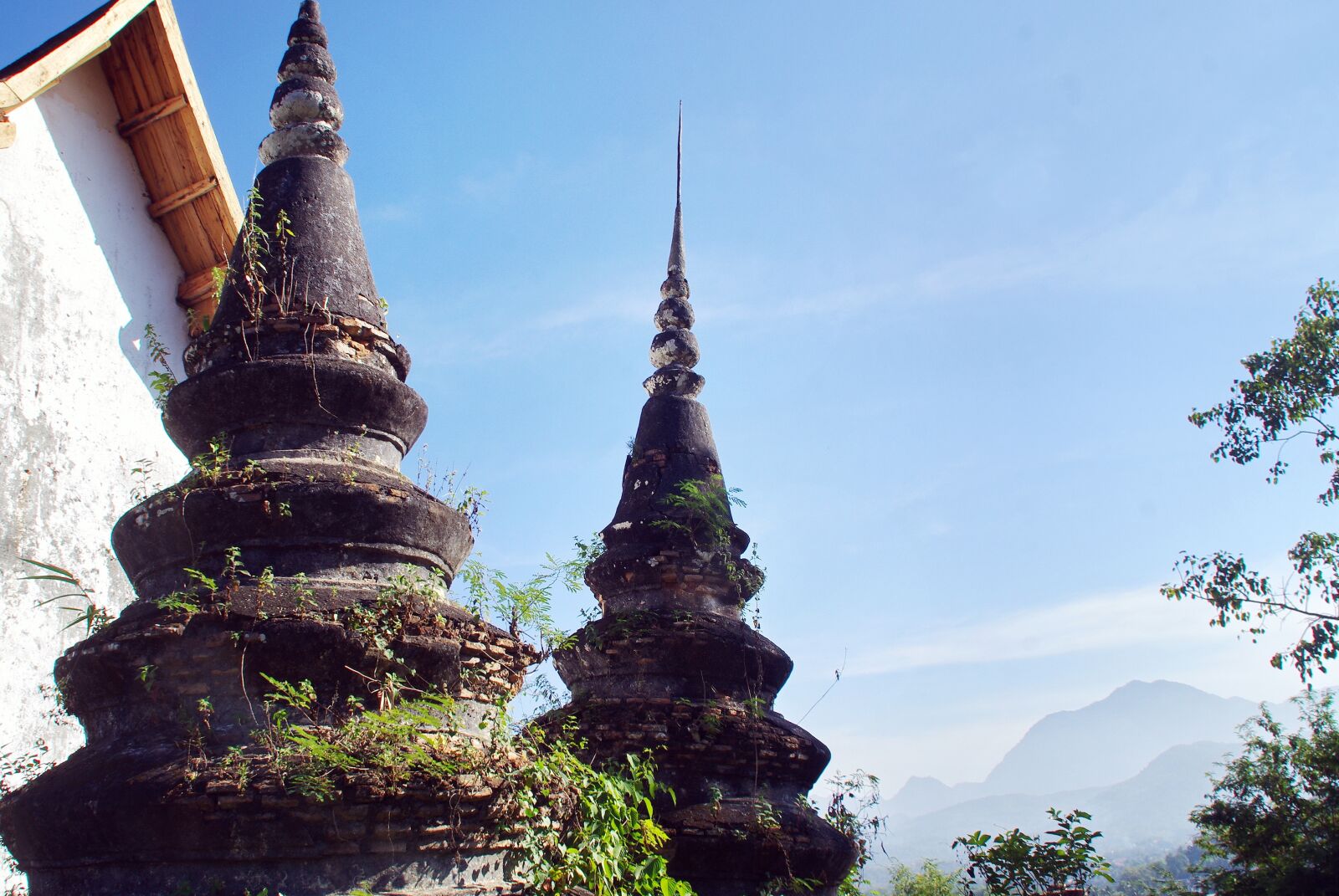 Pentax K-5 sample photo. Laos, luang prabang, temple photography