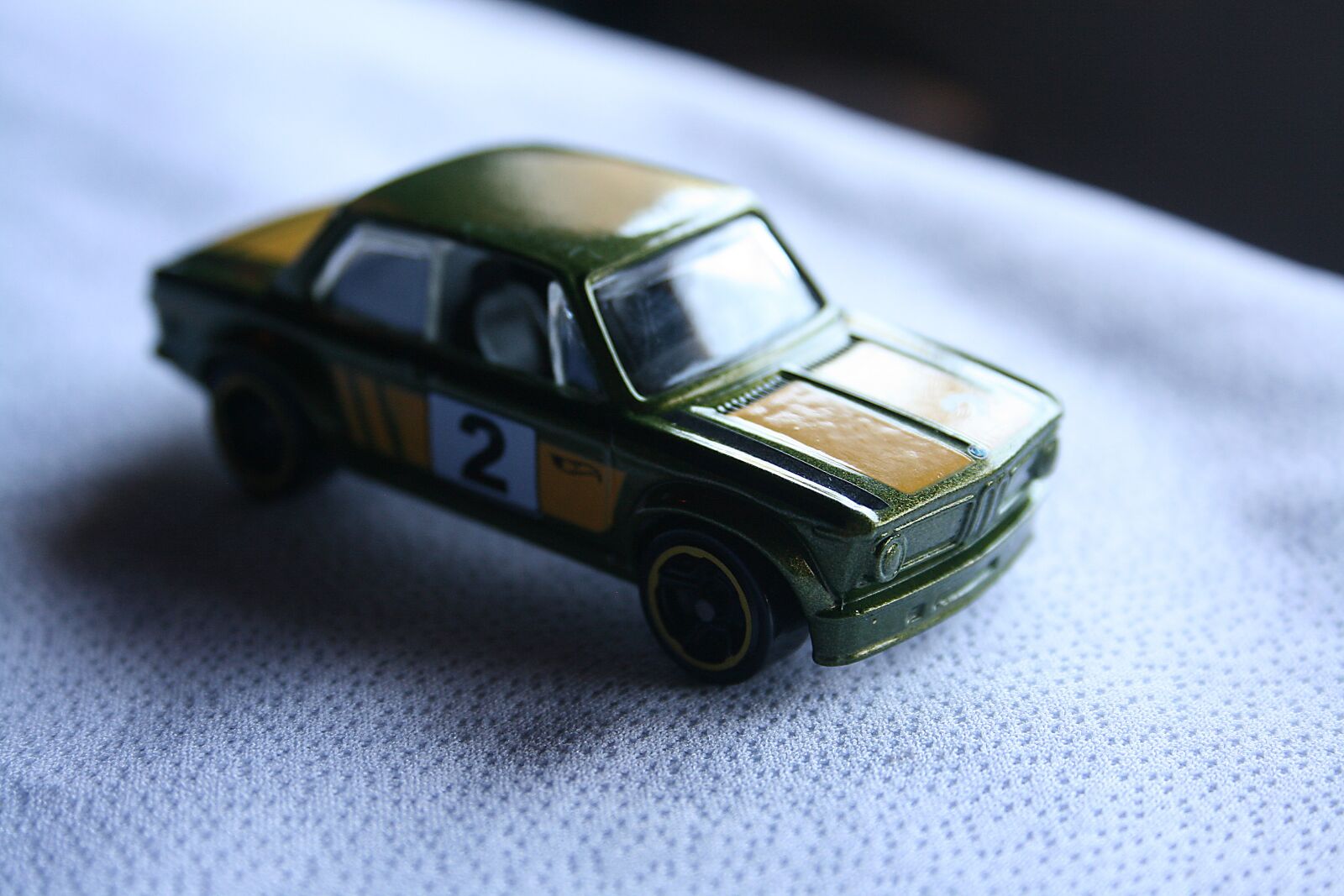 Canon EOS 400D (EOS Digital Rebel XTi / EOS Kiss Digital X) sample photo. Car, toy, auto photography