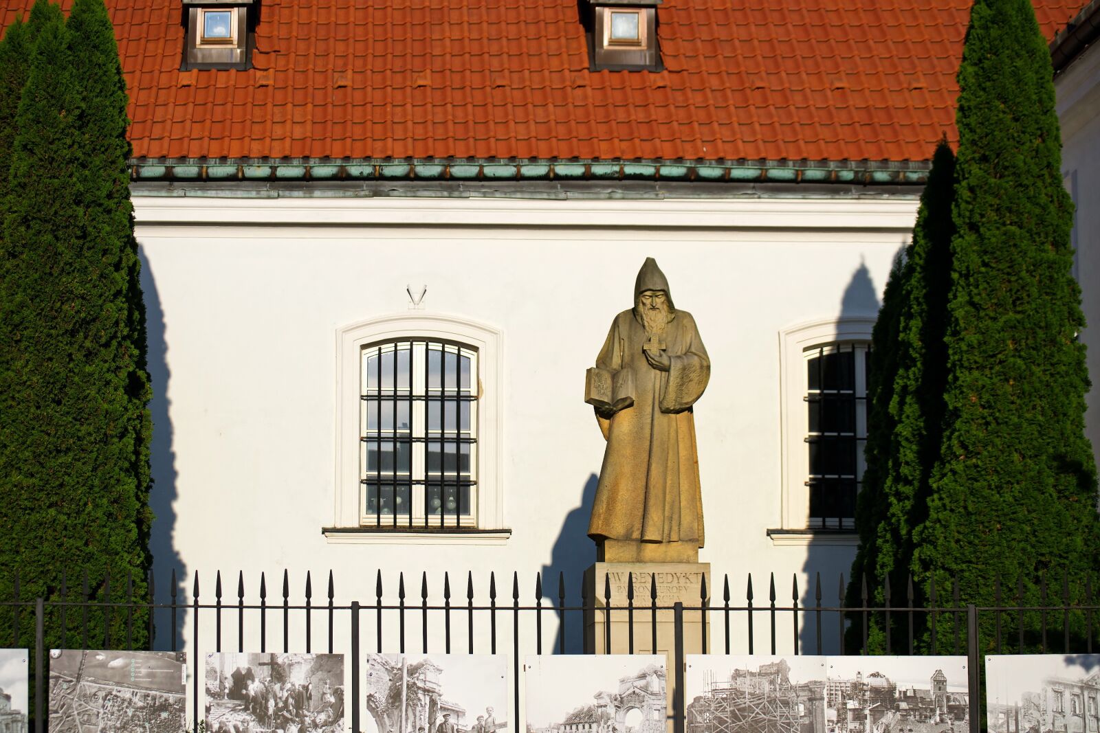 Nikon D3100 sample photo. Building, museum, sculpture photography