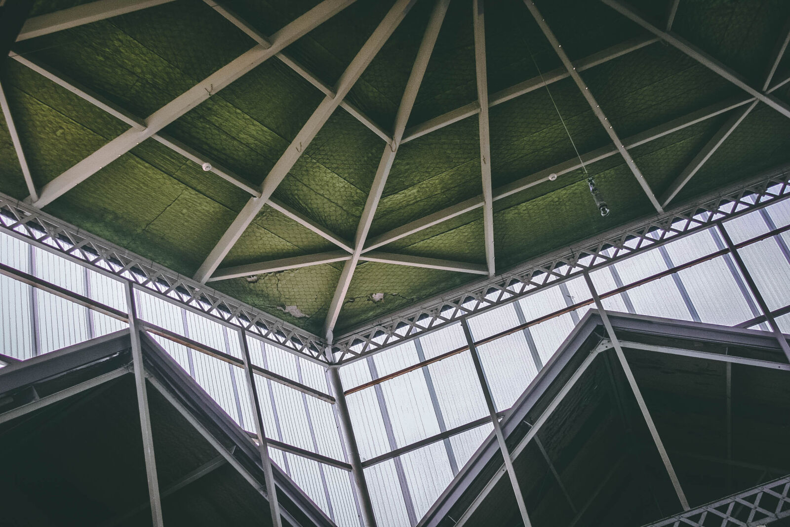 Canon EOS 20D sample photo. Abandoned, building, arched, roof photography