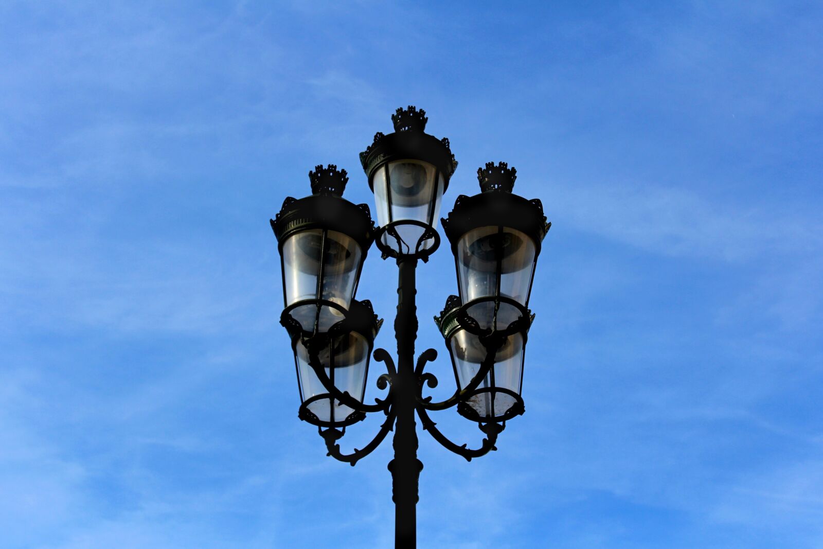 Canon EOS 1300D (EOS Rebel T6 / EOS Kiss X80) sample photo. Smedejernslampe, streetlight, street lighting photography