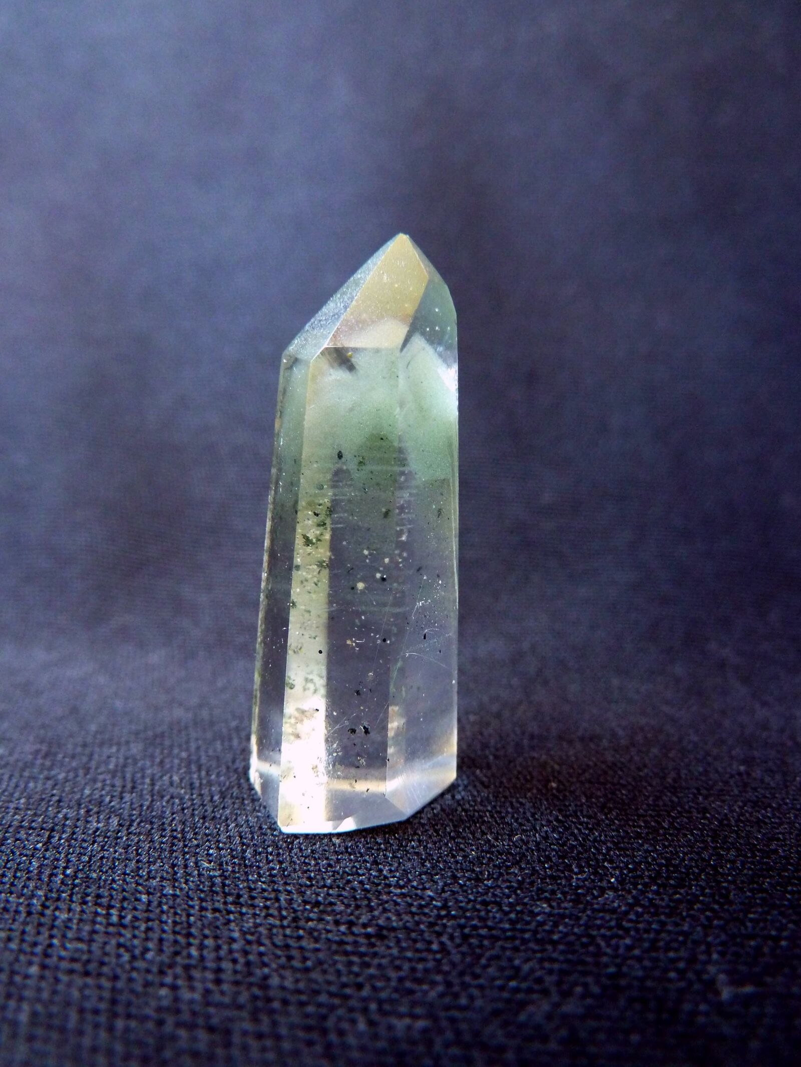Panasonic Lumix DMC-ZS7 (Lumix DMC-TZ10) sample photo. Rock crystal, glassy, green photography