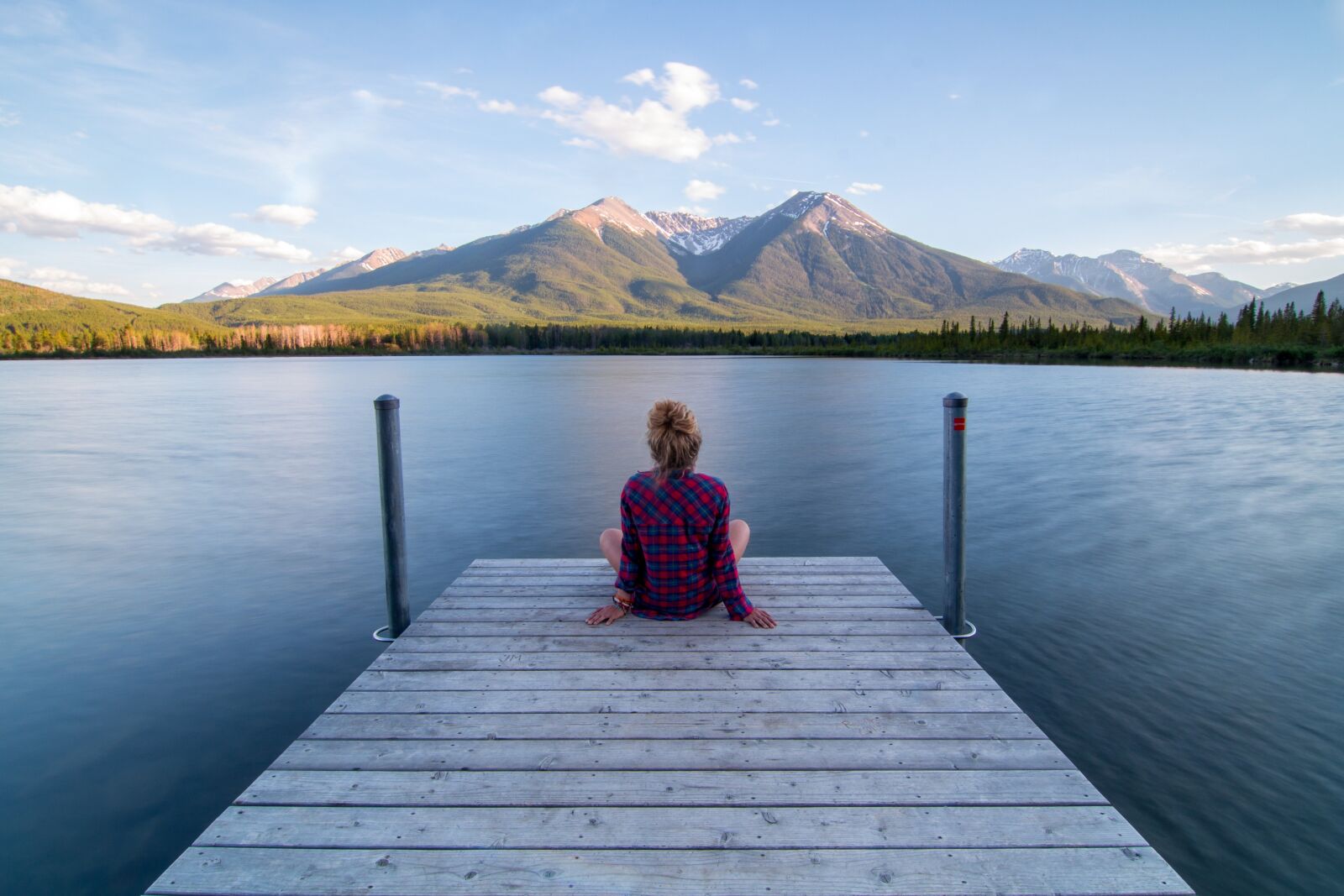 Canon EOS 700D (EOS Rebel T5i / EOS Kiss X7i) sample photo. Jetty, woman, sitting photography