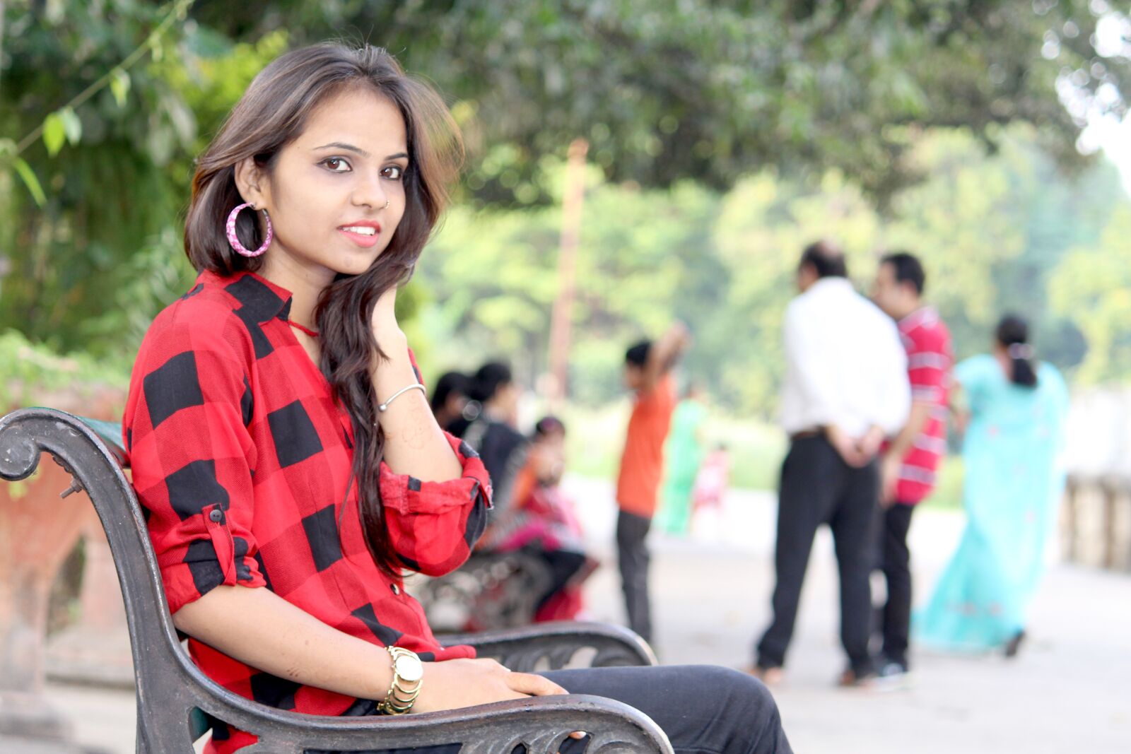 Canon EOS 700D (EOS Rebel T5i / EOS Kiss X7i) sample photo. Women girl, beauty, dress photography
