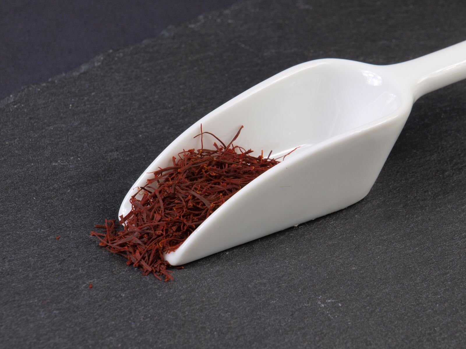 Olympus E-420 (EVOLT E-420) sample photo. Persian saffron, spice, orient photography