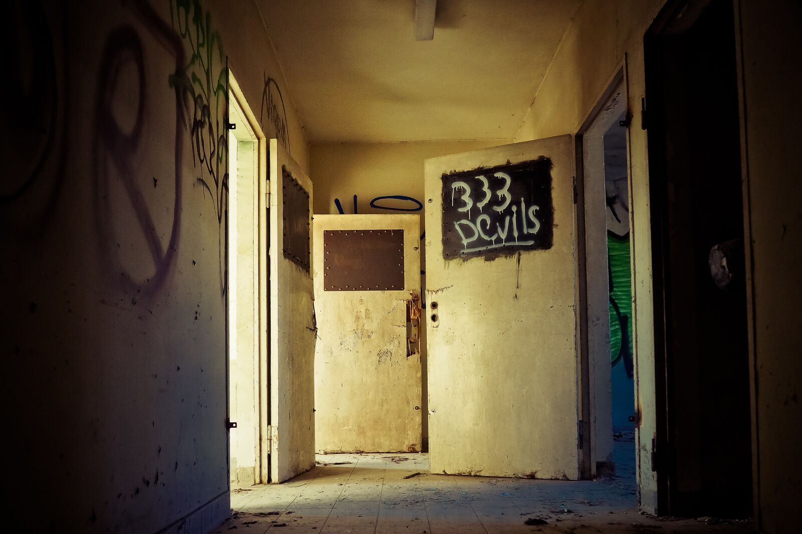 Olympus OM-D E-M10 sample photo. Lost places, building, abandoned photography