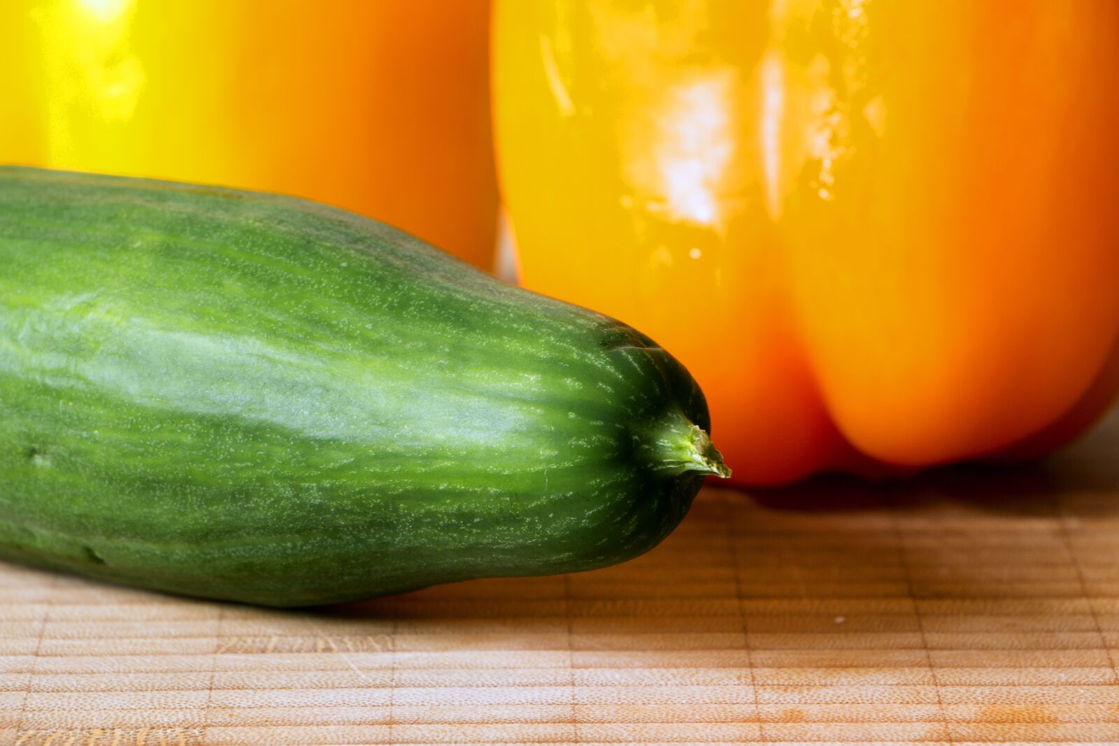 Canon EOS 650D (EOS Rebel T4i / EOS Kiss X6i) sample photo. Cucumber, paprika, vegetables photography