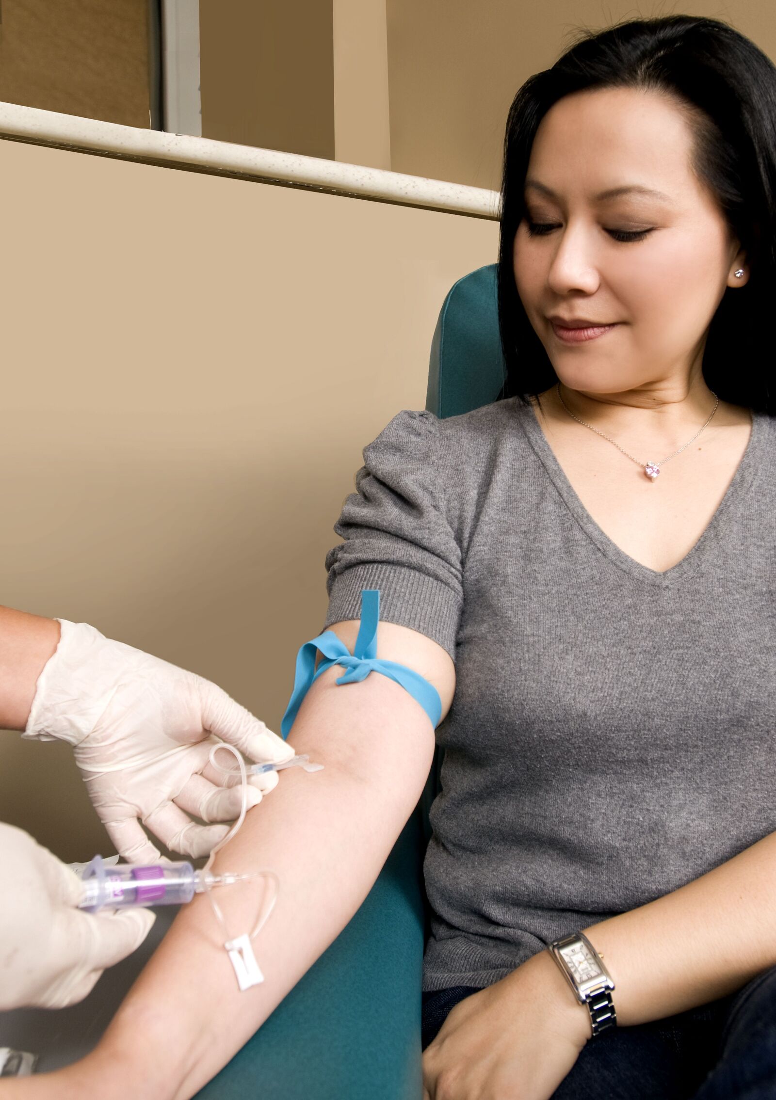 Nikon D300 sample photo. Doctor, patient, blood, body photography