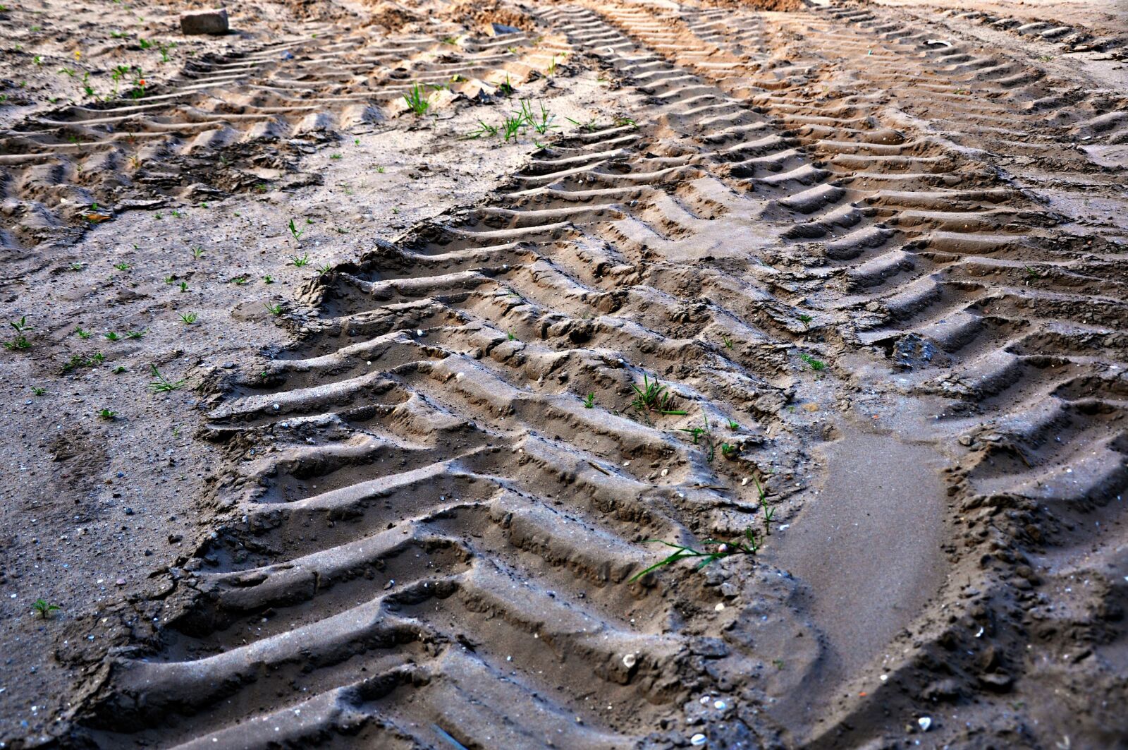 Nikon D90 sample photo. Tire tracks, tire profile photography