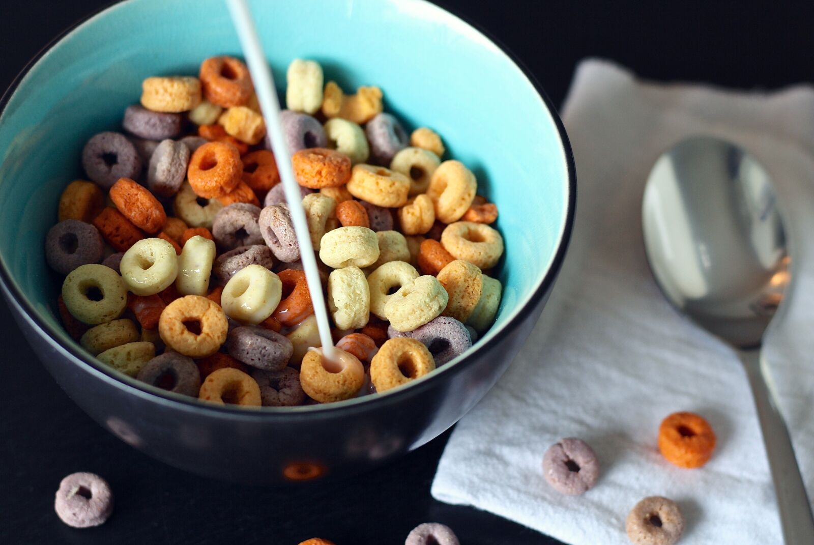 Canon EOS 1000D (EOS Digital Rebel XS / EOS Kiss F) sample photo. Cereal, spoon, milk photography