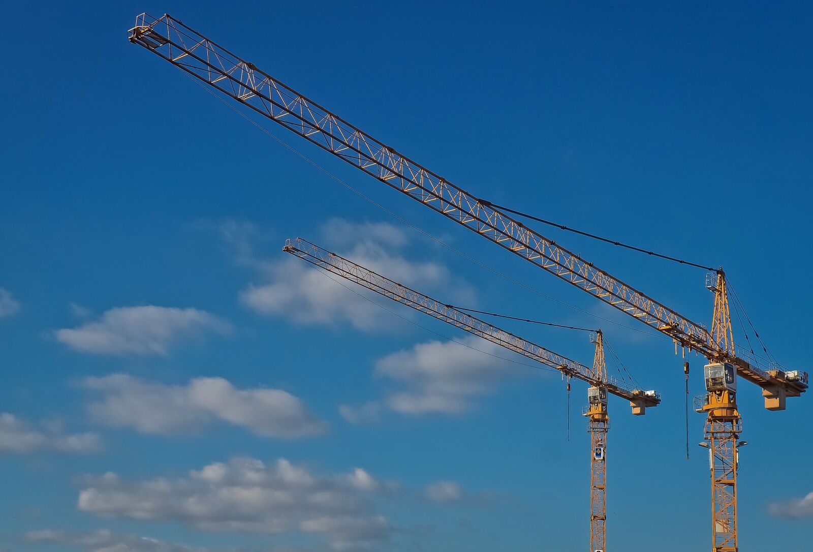 Olympus OM-D E-M10 sample photo. Crane, technology, baukran photography