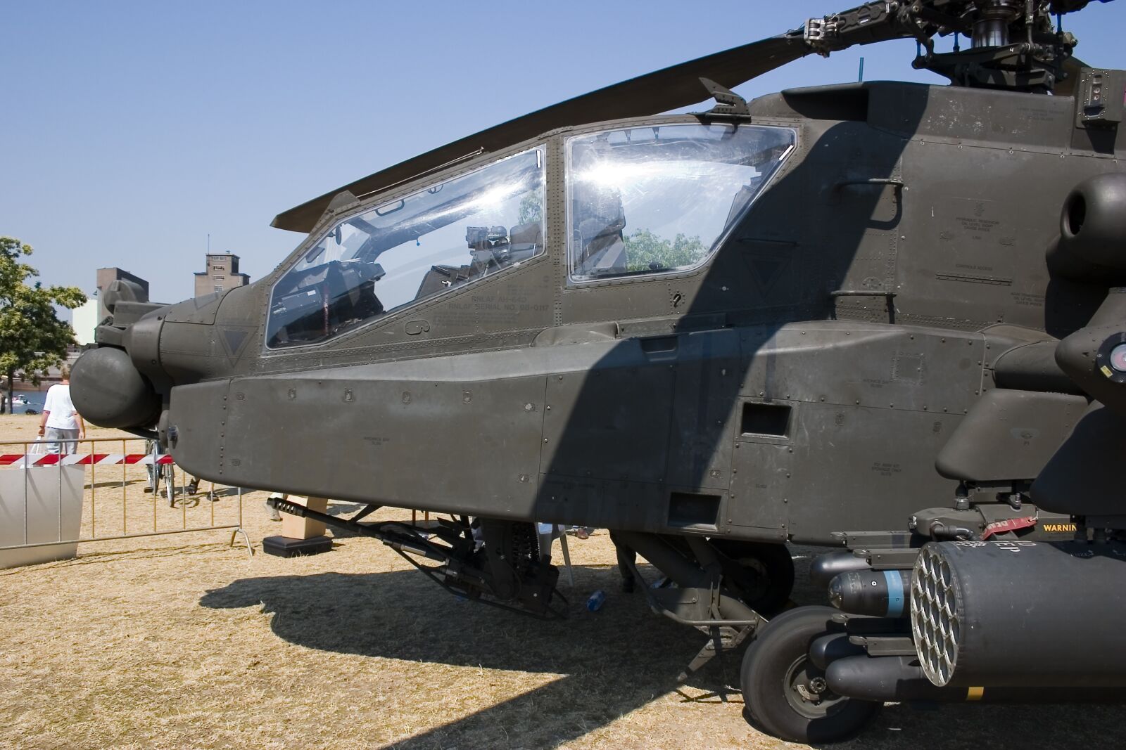 Canon EOS 300D (EOS Digital Rebel / EOS Kiss Digital) sample photo. Apache, helicopter, fighter photography