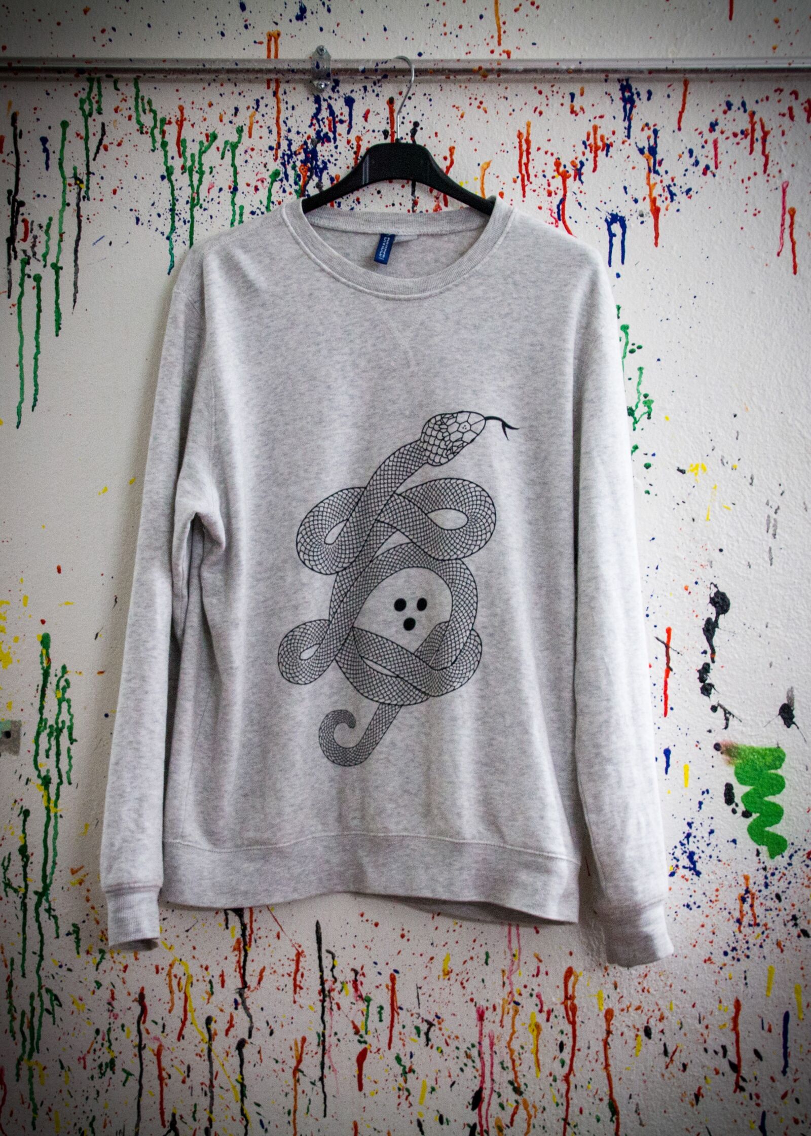 Canon EOS 70D sample photo. Sweater, sweatshirt, screen printing photography