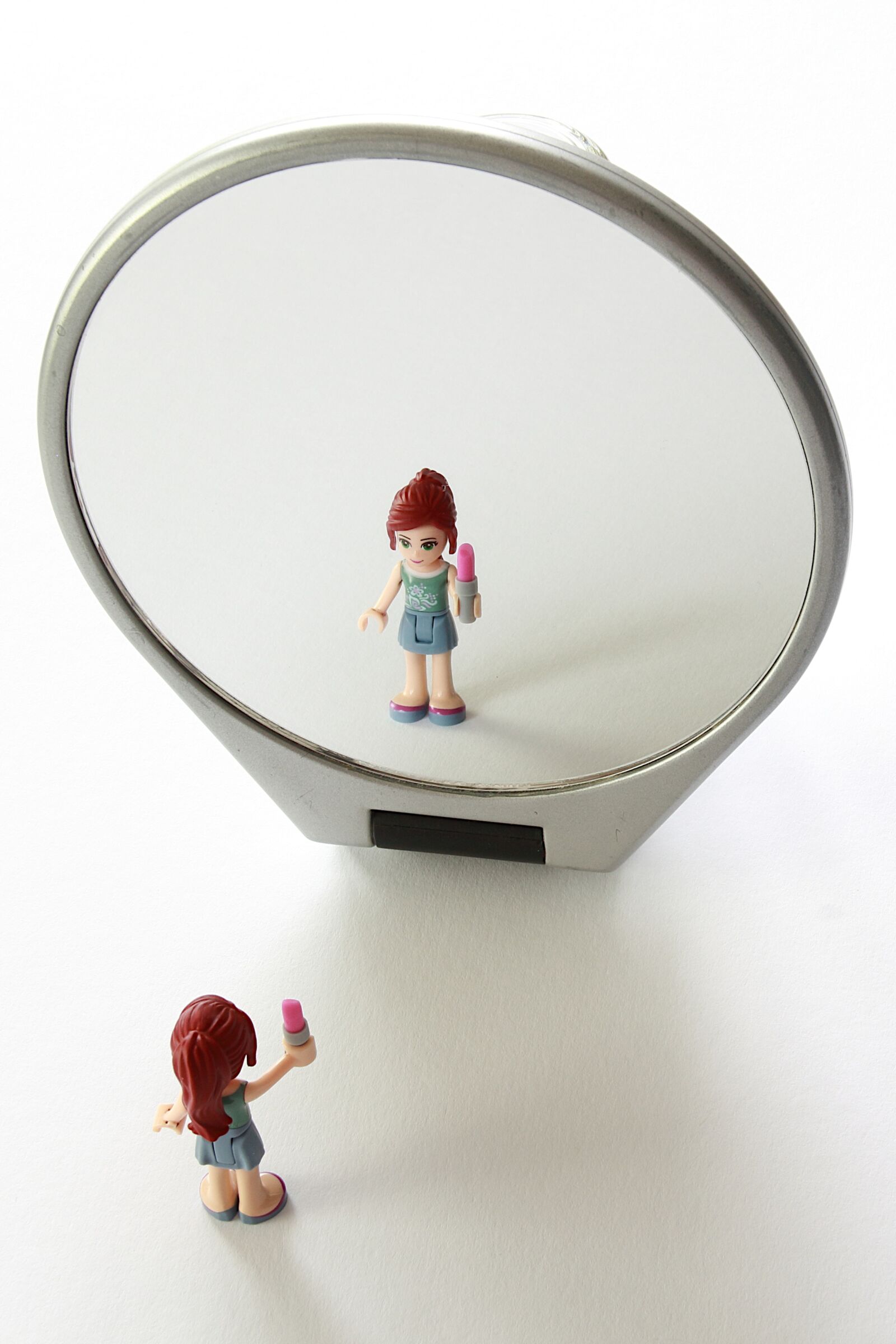 Canon EOS 100D (EOS Rebel SL1 / EOS Kiss X7) sample photo. Mirror, beauty, lipstick photography