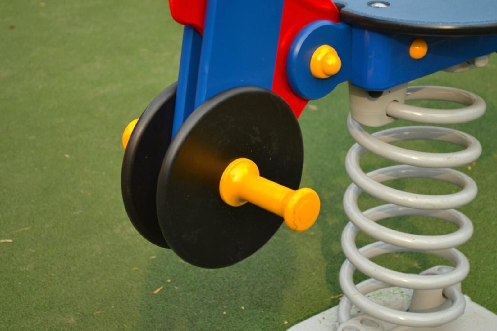 Nikon D3100 sample photo. Toy, amusement, construction, steel photography