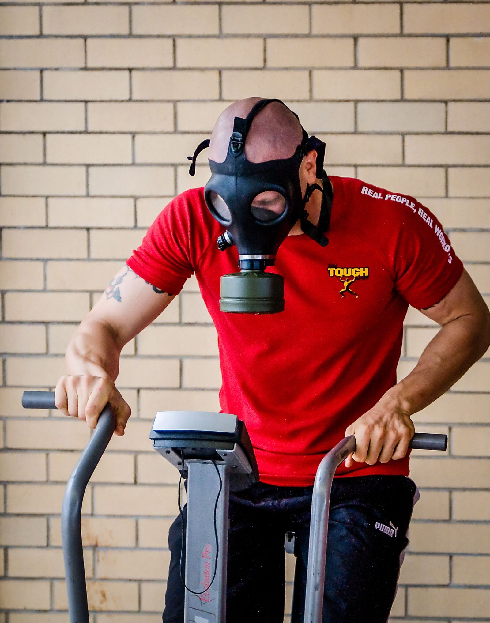 Nikon D300 sample photo. Gasmask, gas mask, training photography