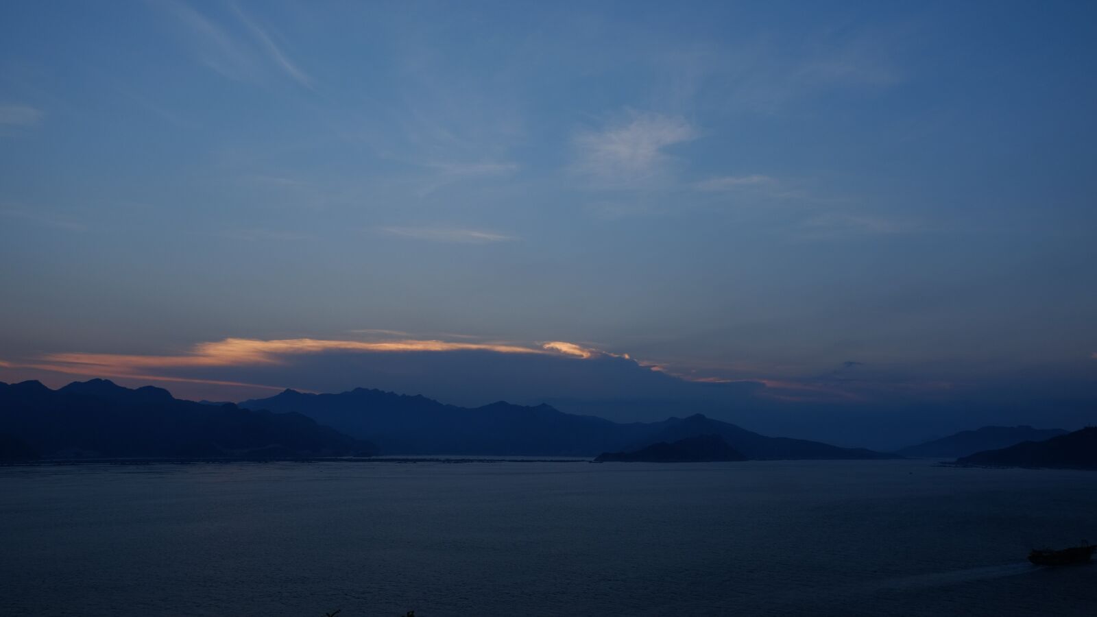 Fujifilm XC 16-50mm F3.5-5.6 OIS II sample photo. Sunset, sky, beach photography