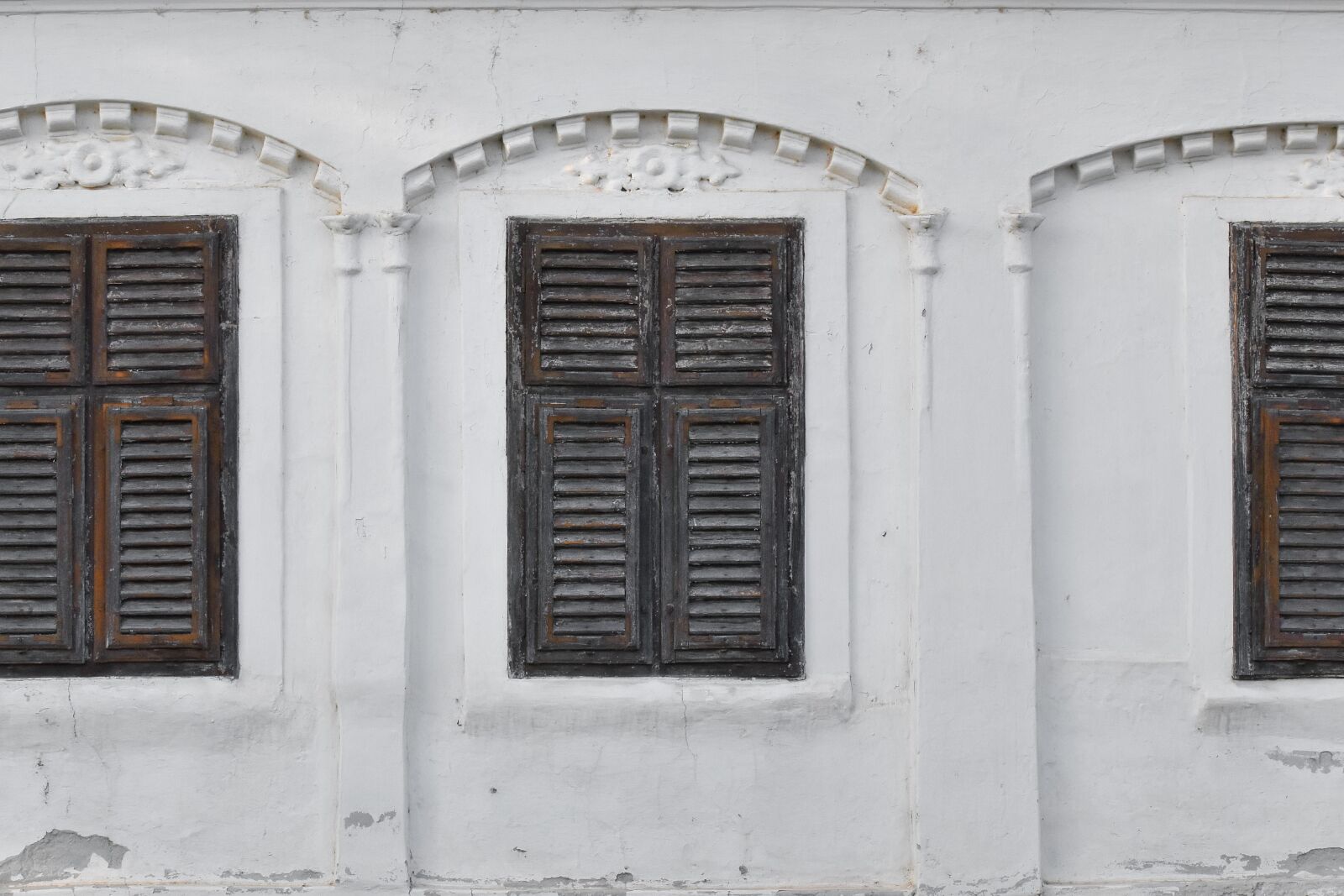 Nikon D5500 sample photo. Abandoned, decay, windows, window photography