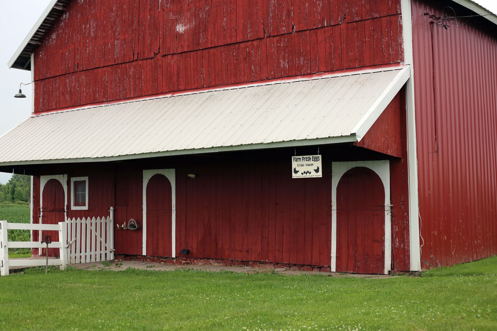 Canon EF 50mm F1.8 II sample photo. Barn, red barn, barn photography