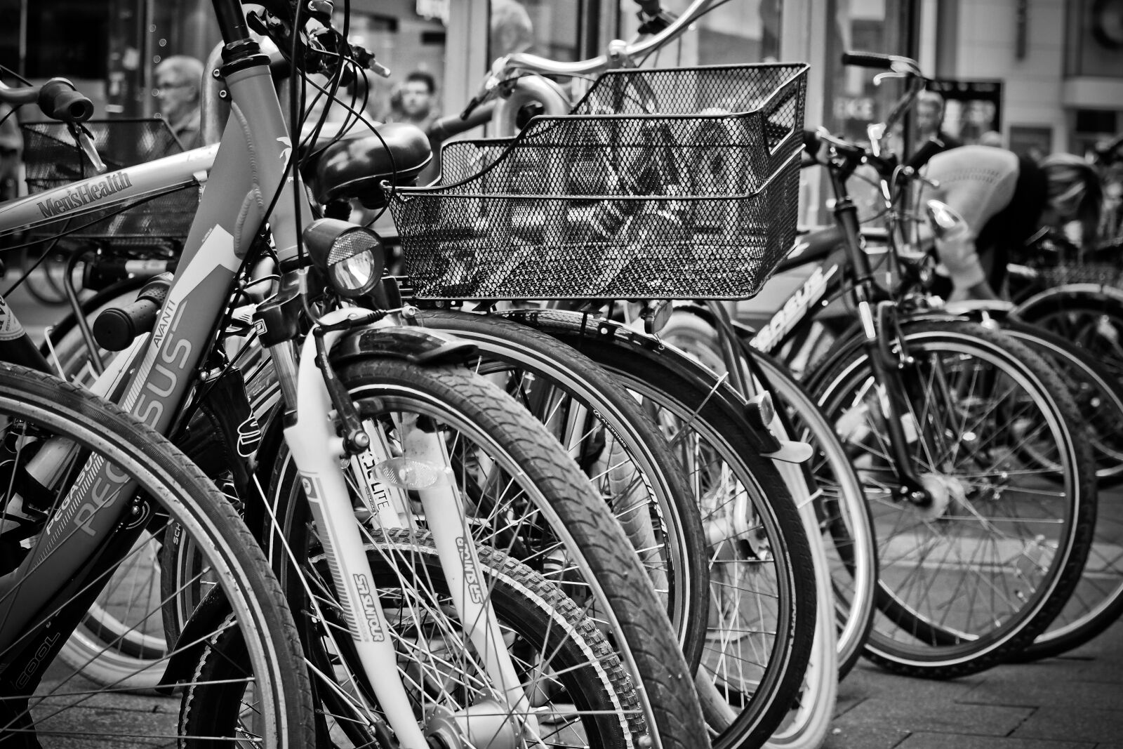 Olympus OM-D E-M10 sample photo. Bike, wheel, cycling photography