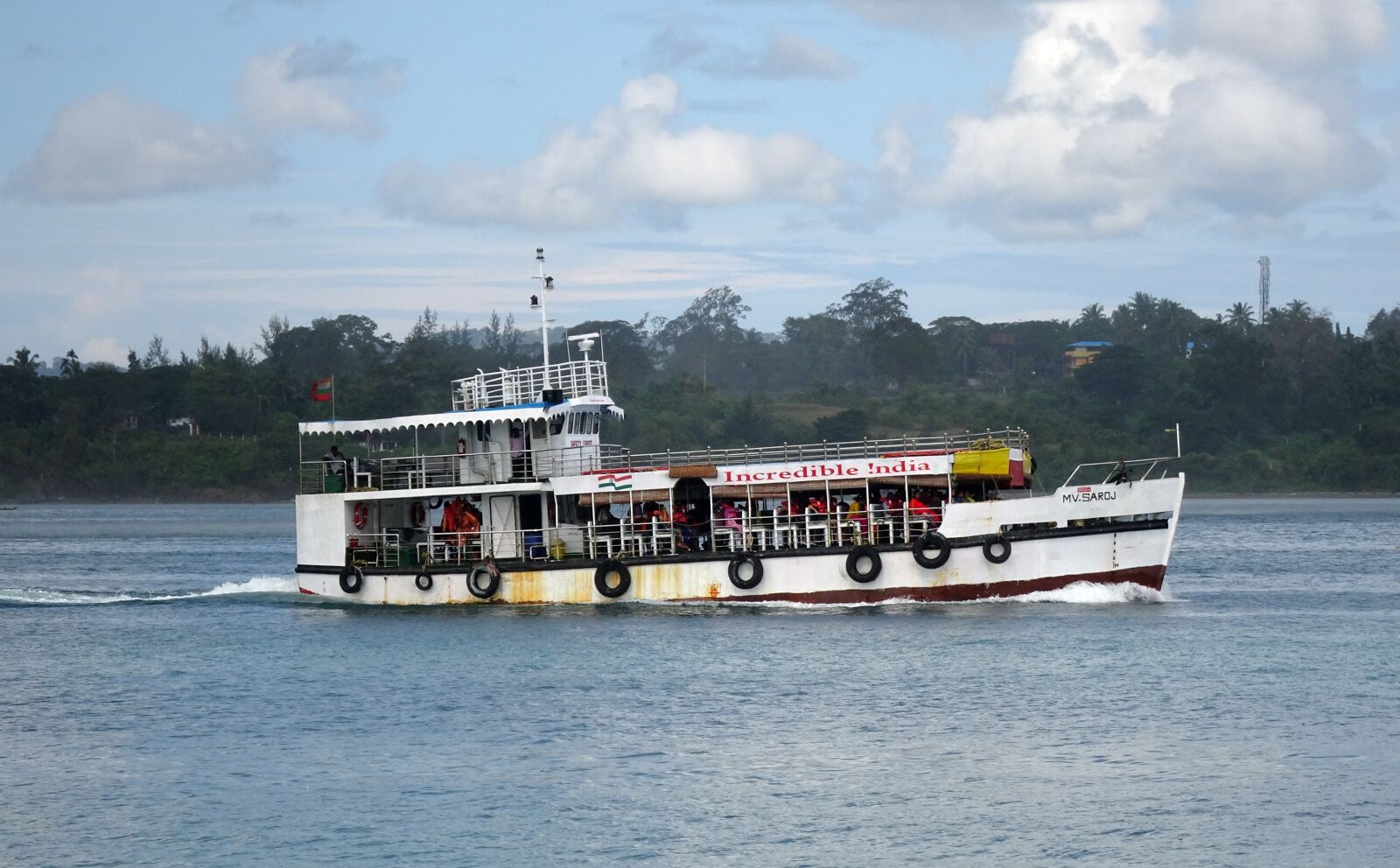 Sony Cyber-shot DSC-HX90V sample photo. Boat, sea, bay photography